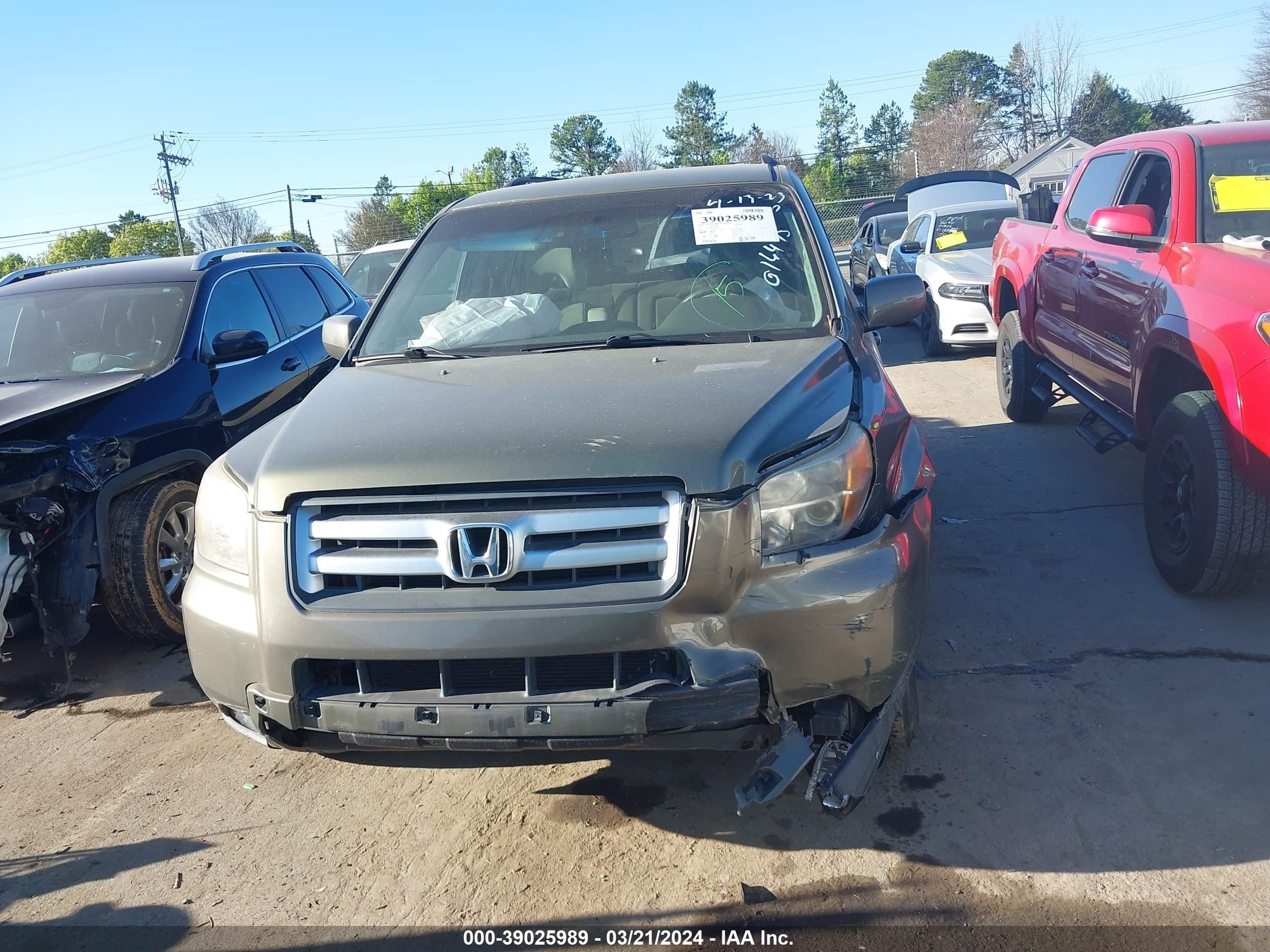 Photo 12 VIN: 5FNYF28488B016495 - HONDA PILOT 