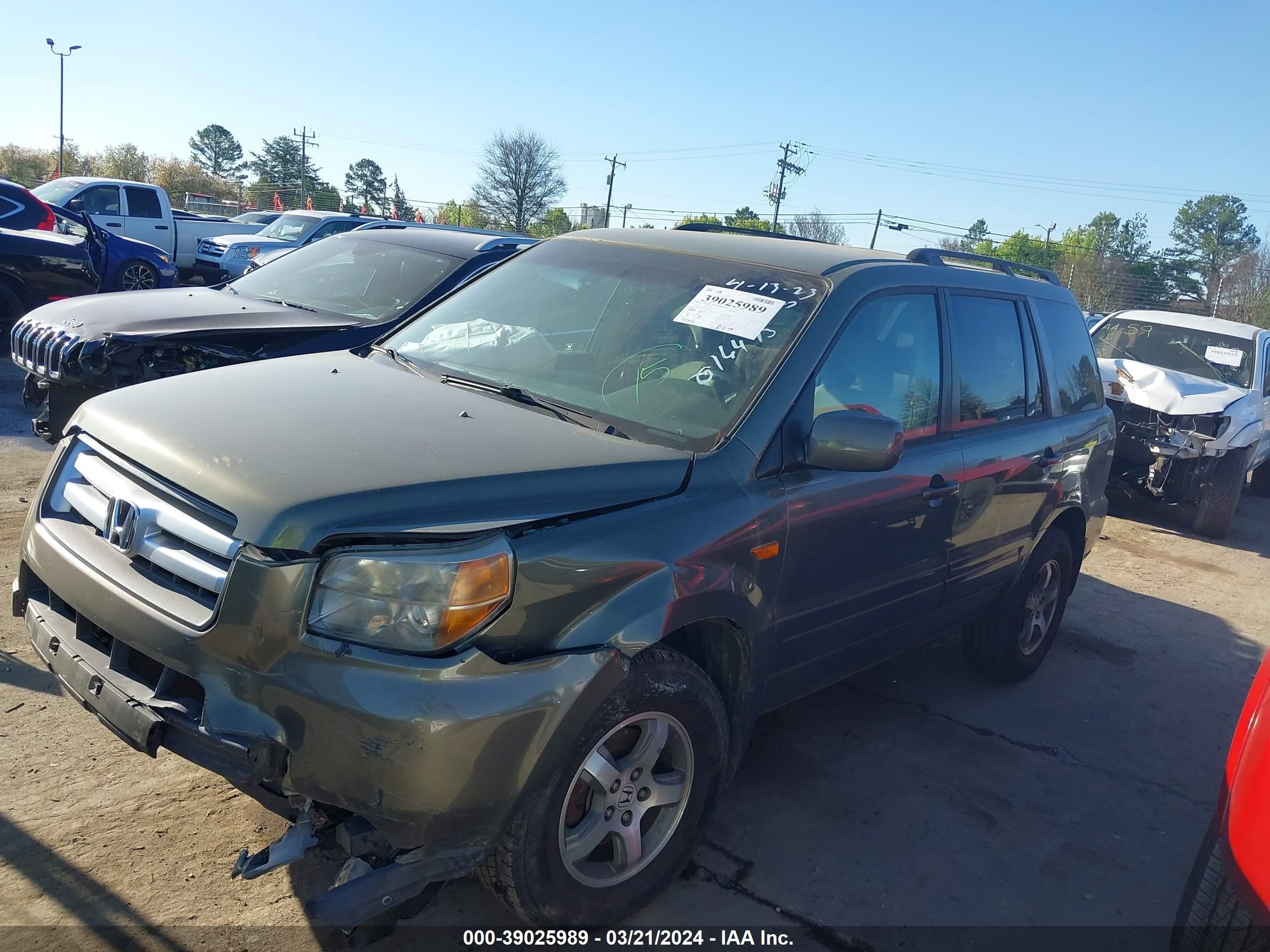 Photo 14 VIN: 5FNYF28488B016495 - HONDA PILOT 