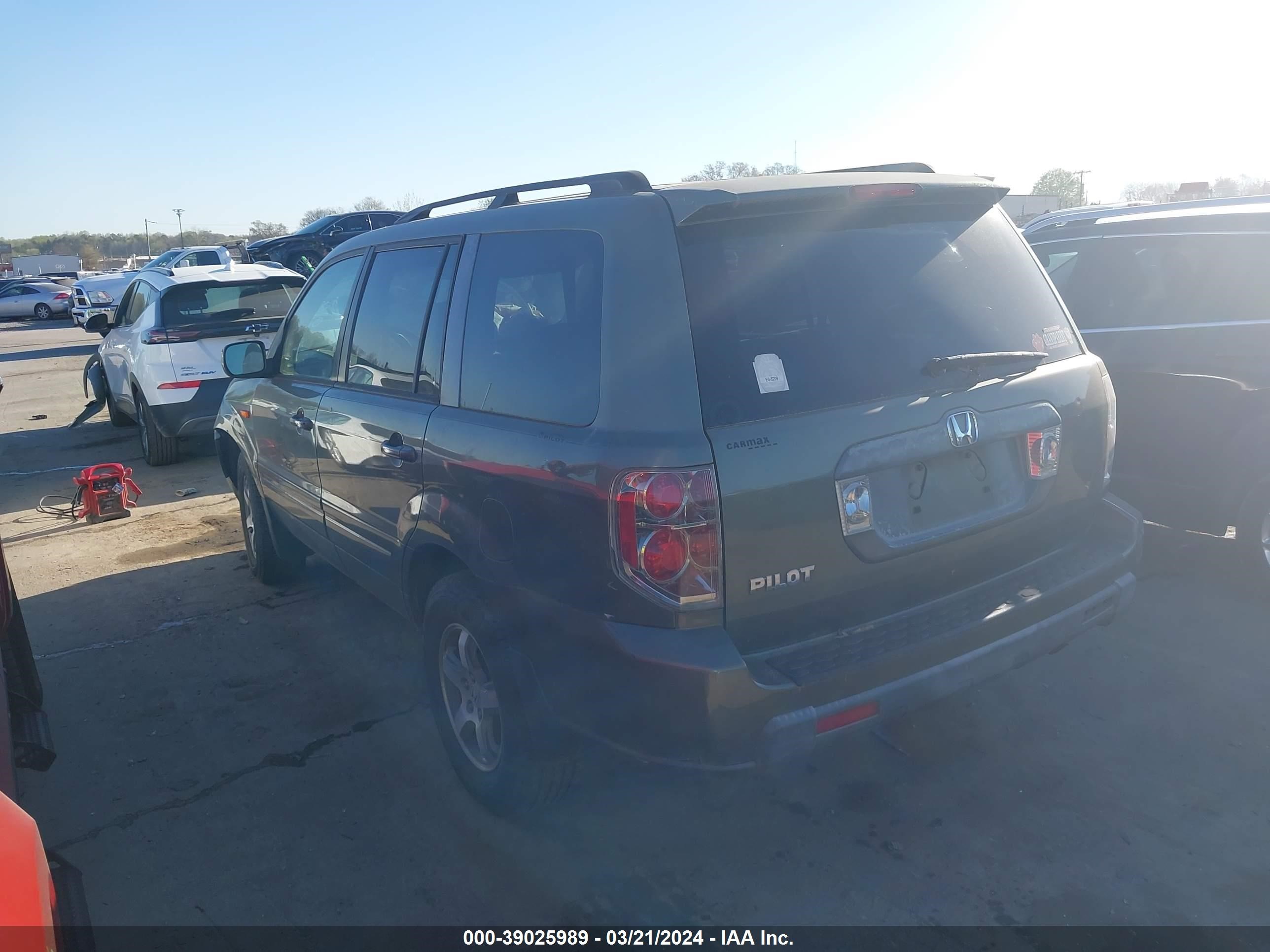 Photo 2 VIN: 5FNYF28488B016495 - HONDA PILOT 