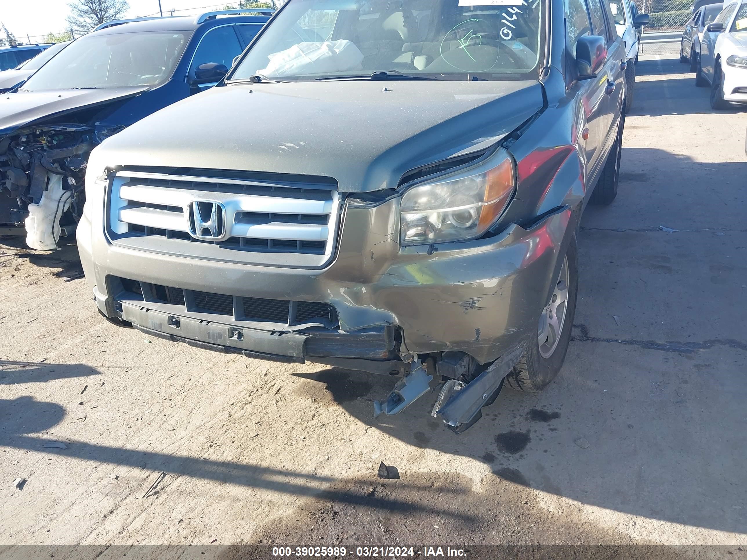 Photo 5 VIN: 5FNYF28488B016495 - HONDA PILOT 