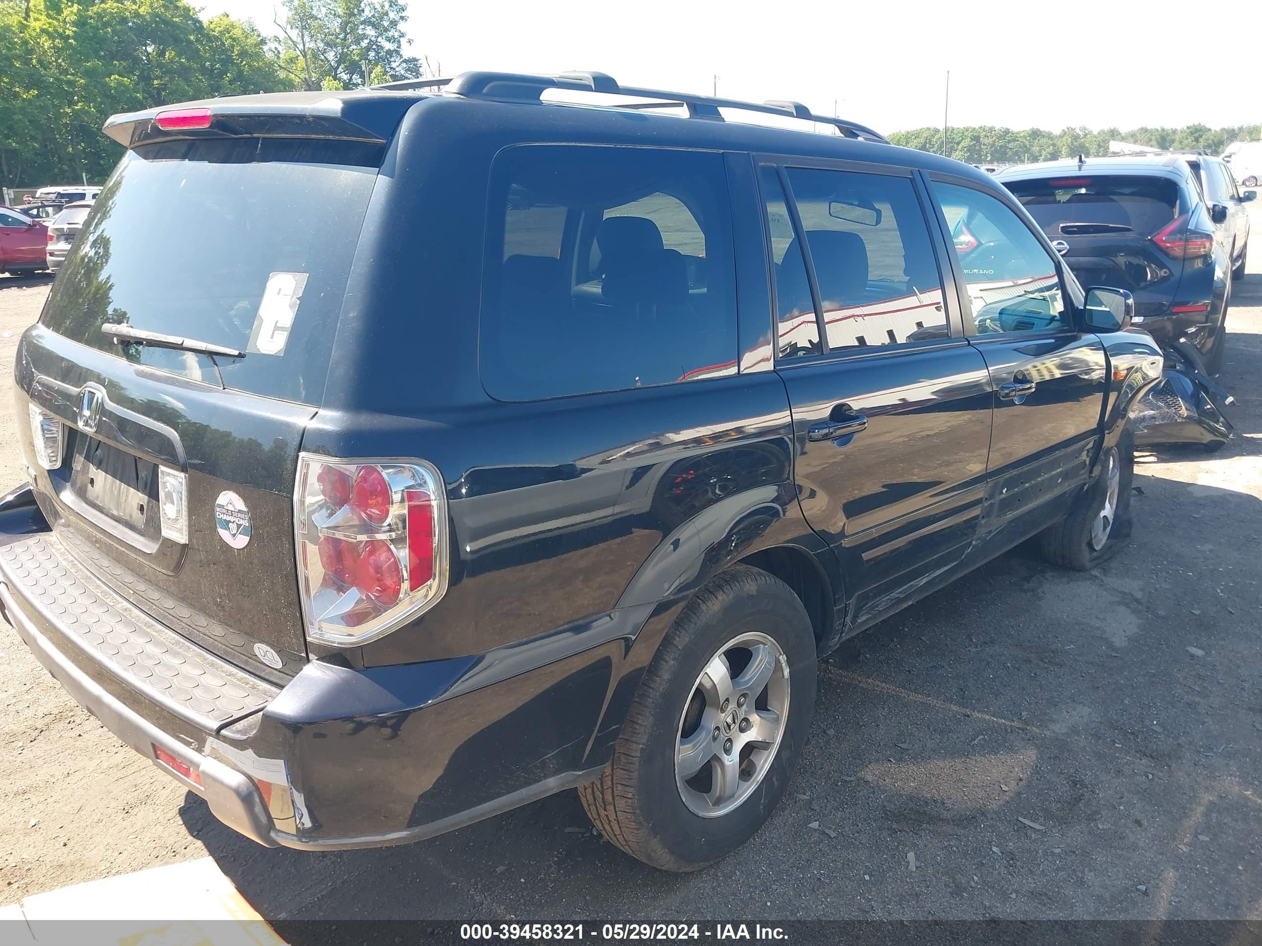 Photo 3 VIN: 5FNYF28506B020966 - HONDA PILOT 