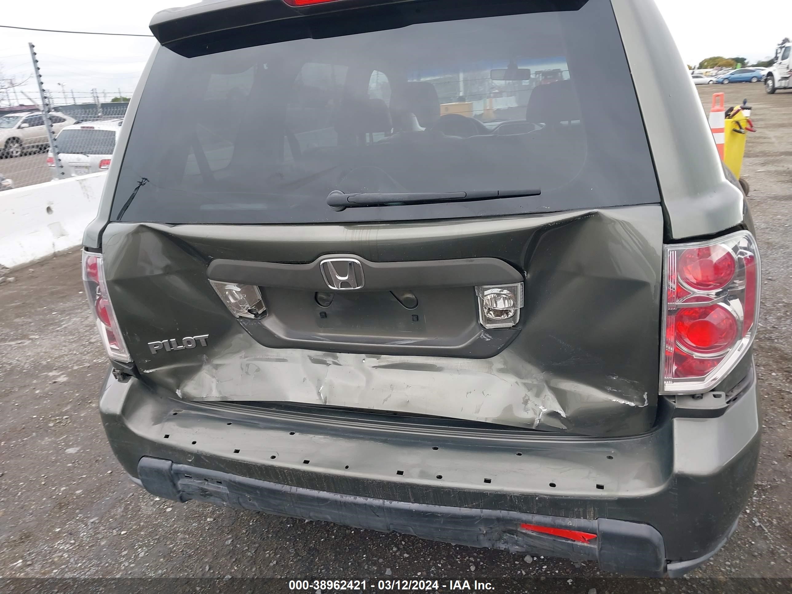 Photo 15 VIN: 5FNYF28516B010382 - HONDA PILOT 