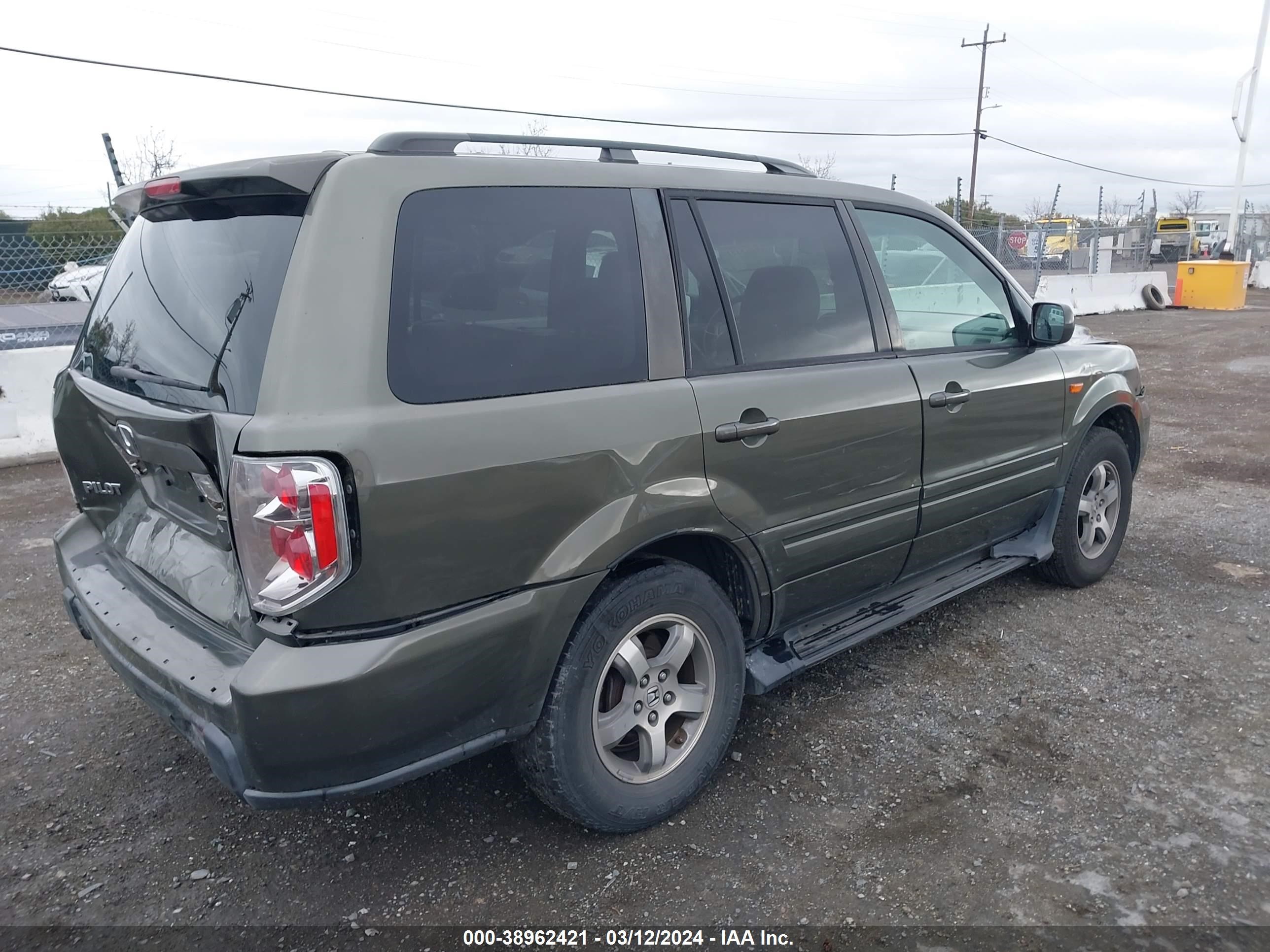 Photo 3 VIN: 5FNYF28516B010382 - HONDA PILOT 