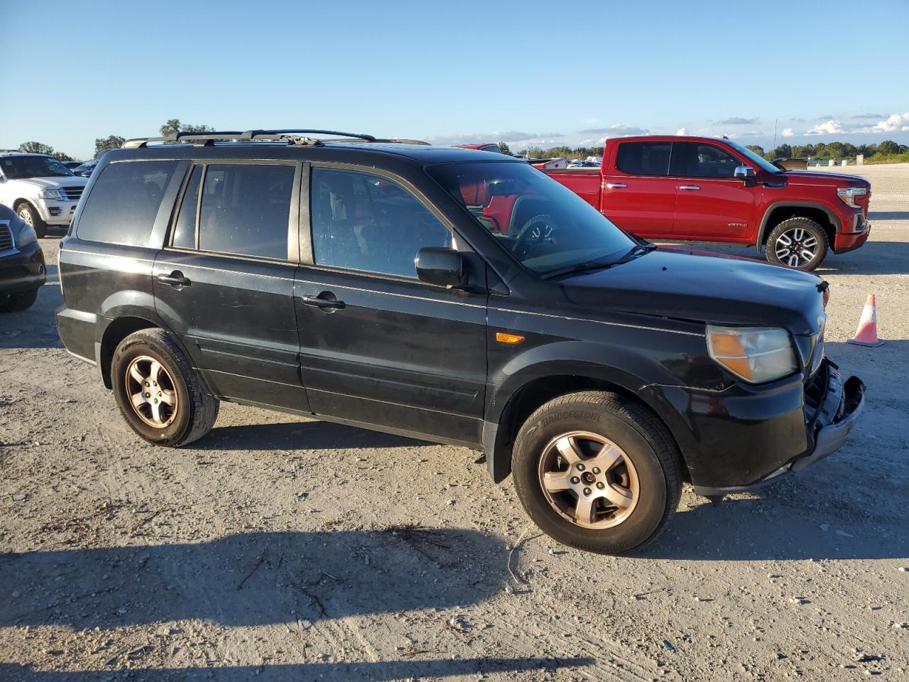 Photo 3 VIN: 5FNYF28518B014144 - HONDA PILOT 