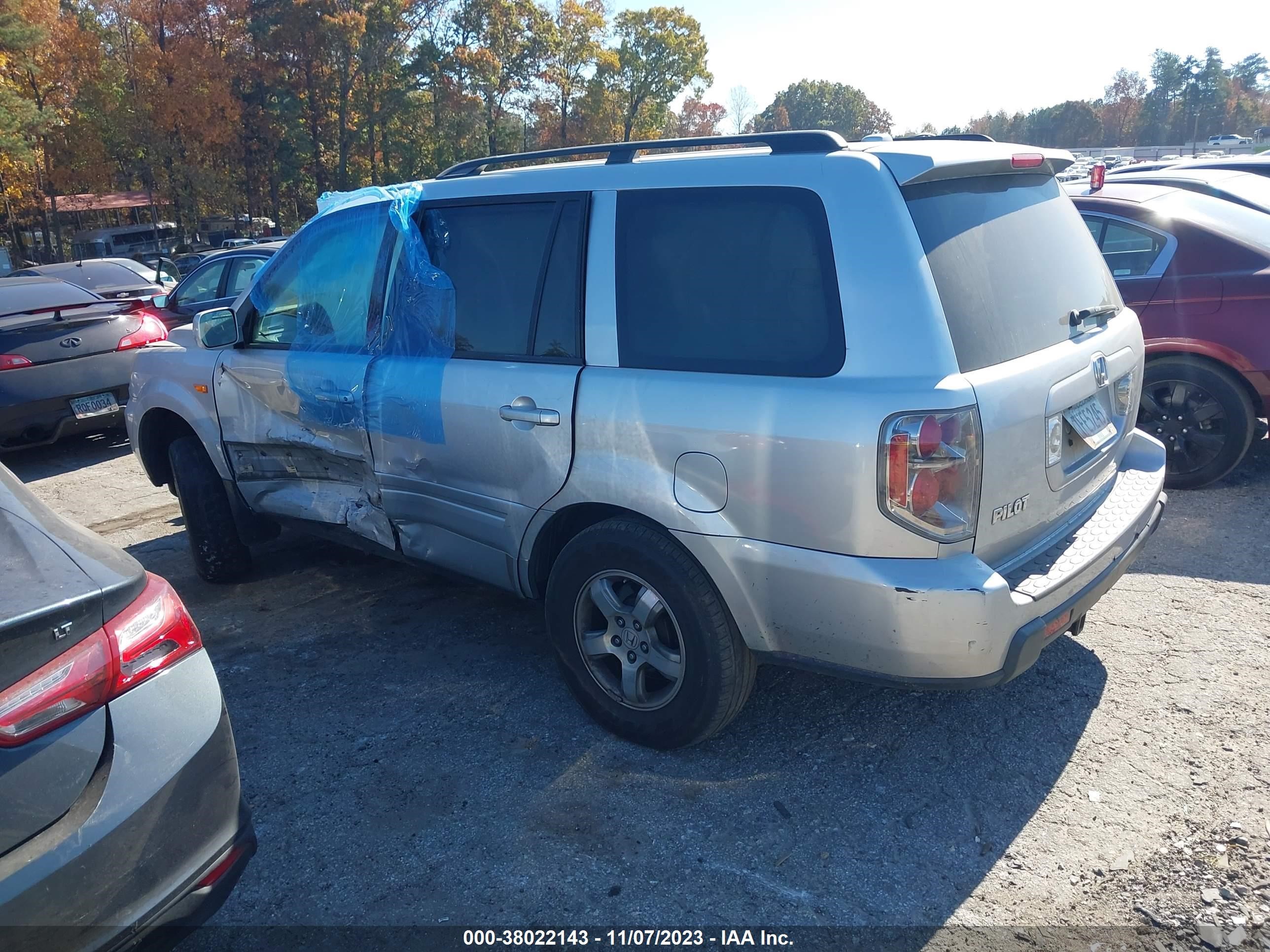 Photo 2 VIN: 5FNYF28527B046888 - HONDA PILOT 