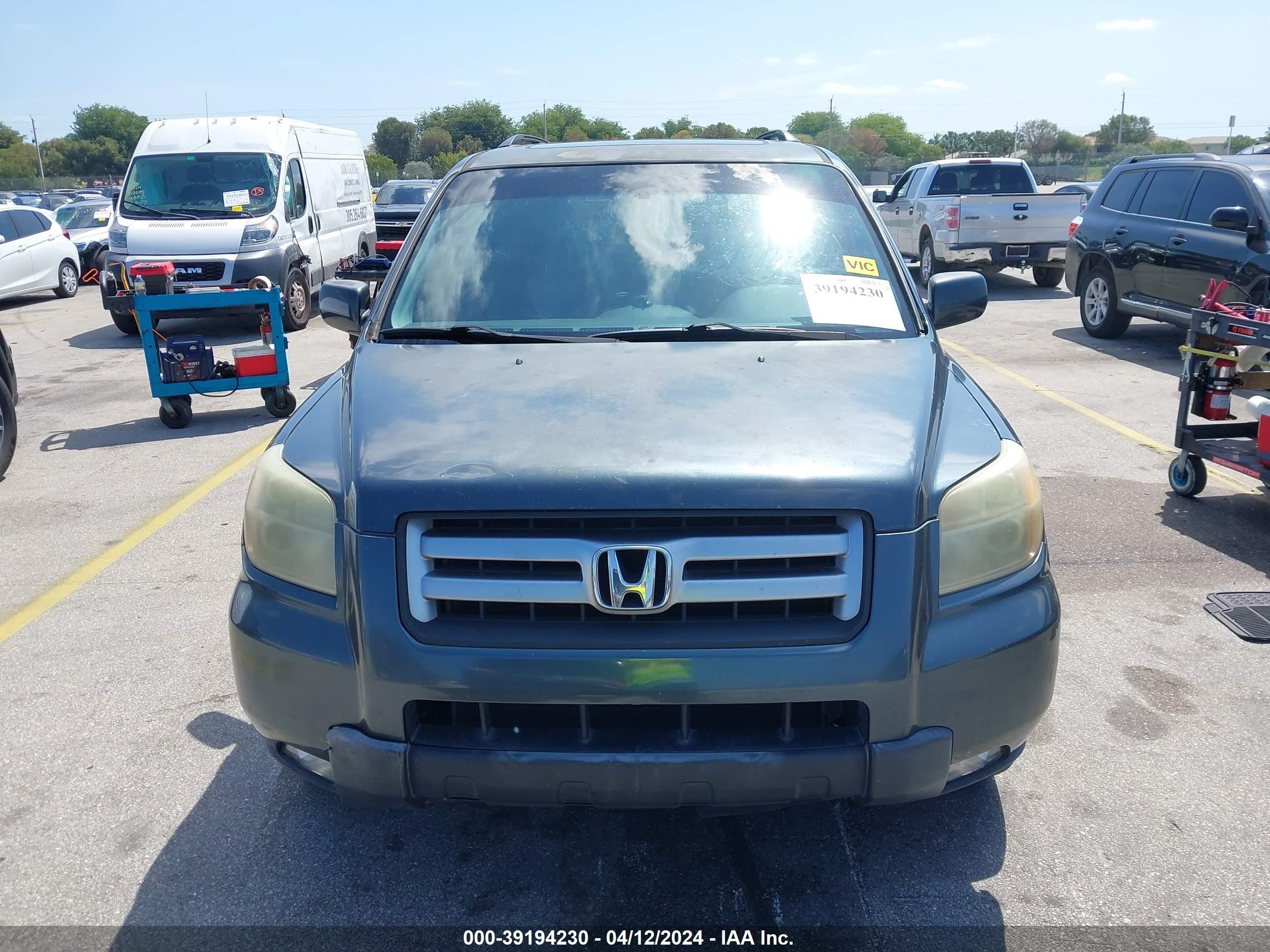 Photo 11 VIN: 5FNYF28536B011419 - HONDA PILOT 