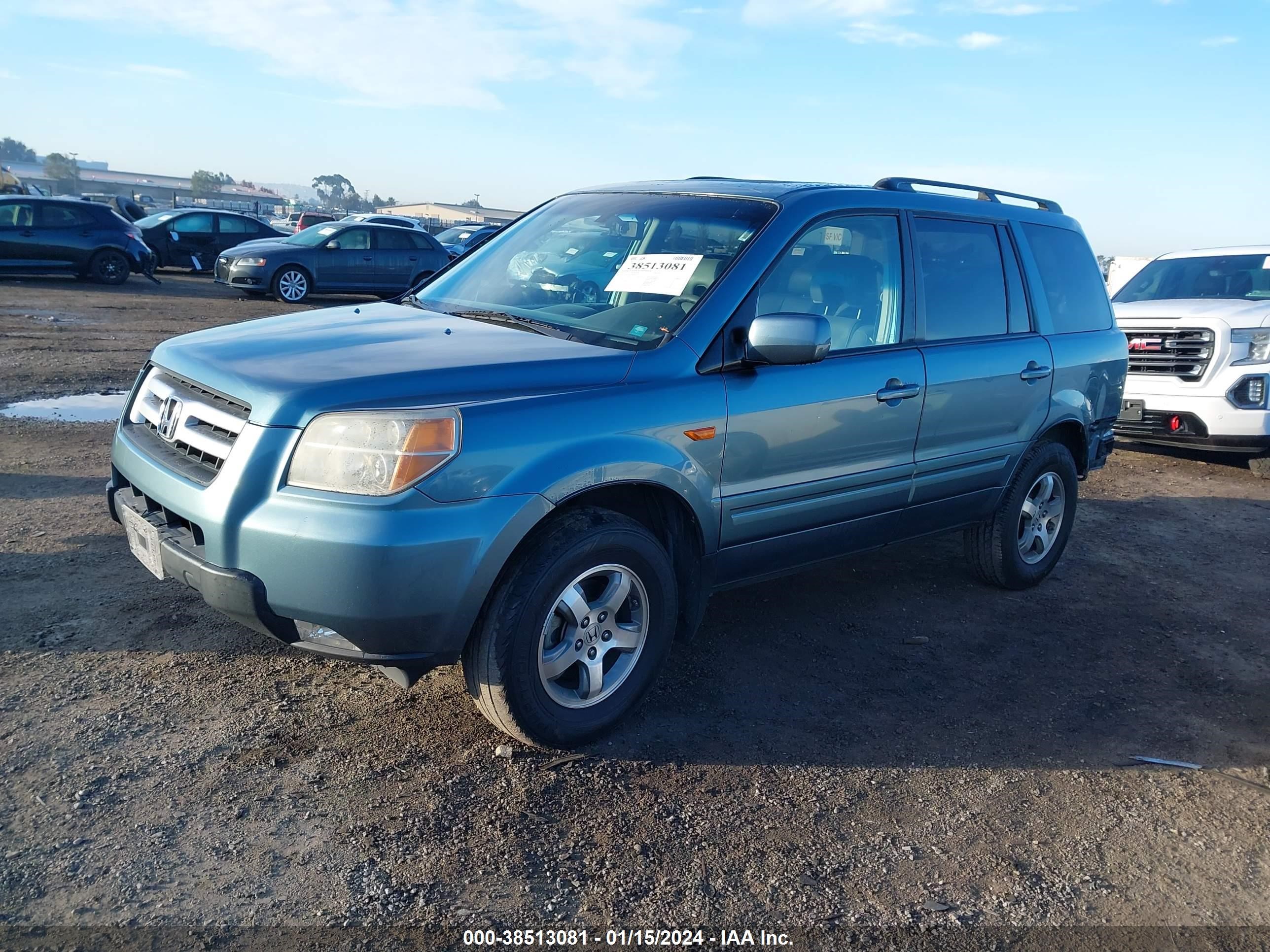 Photo 1 VIN: 5FNYF28537B006349 - HONDA PILOT 