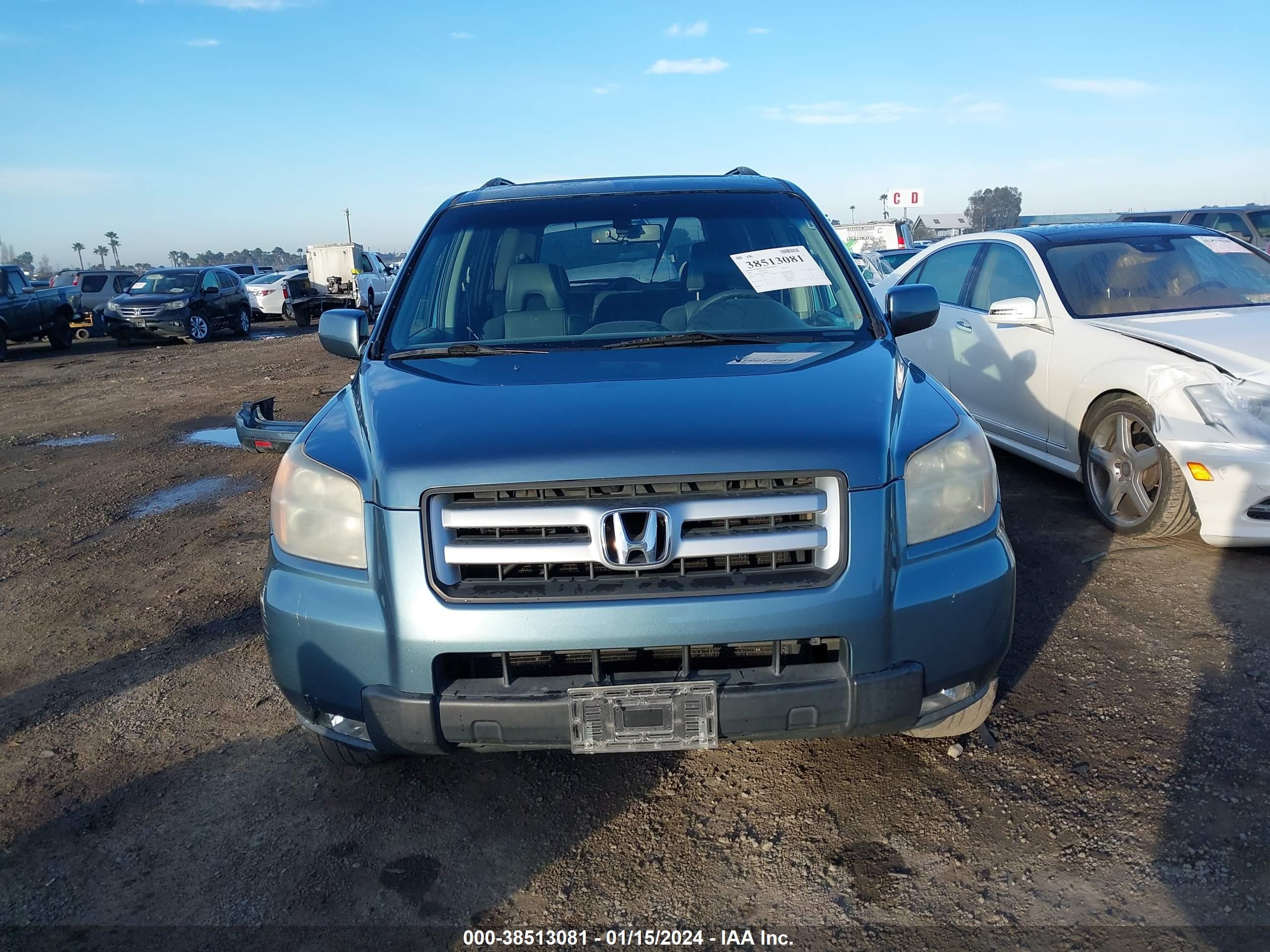 Photo 12 VIN: 5FNYF28537B006349 - HONDA PILOT 