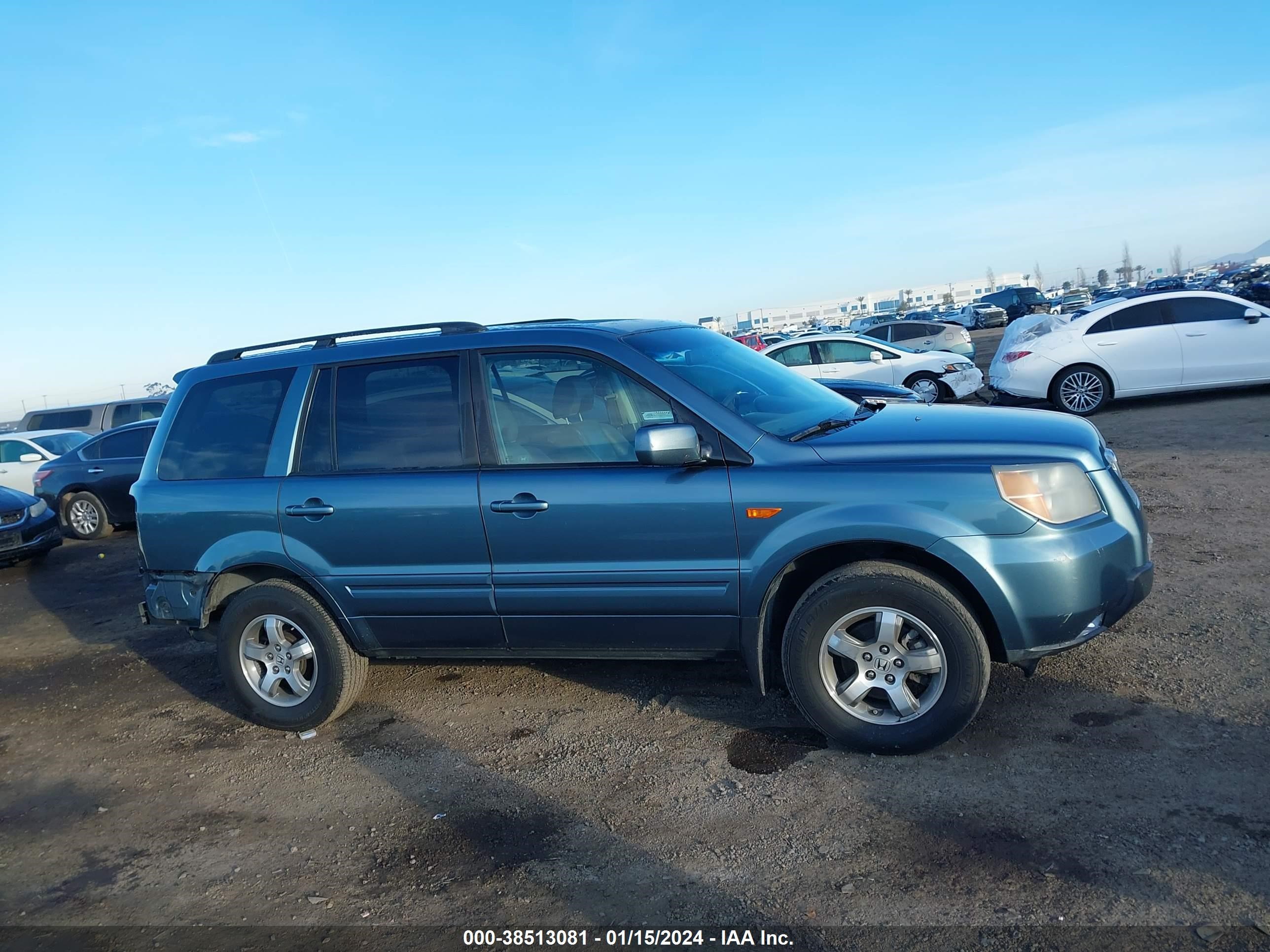 Photo 13 VIN: 5FNYF28537B006349 - HONDA PILOT 