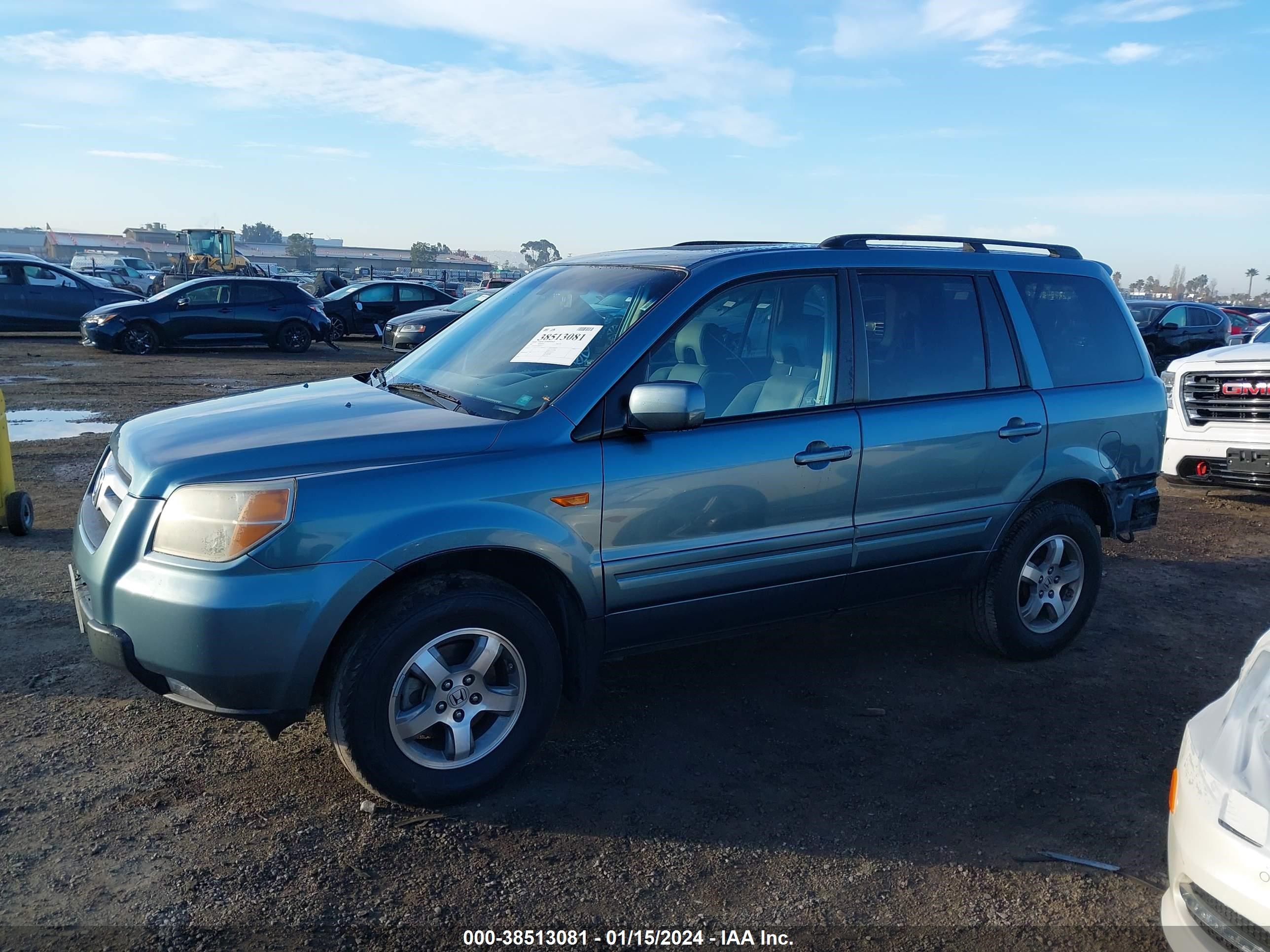 Photo 14 VIN: 5FNYF28537B006349 - HONDA PILOT 