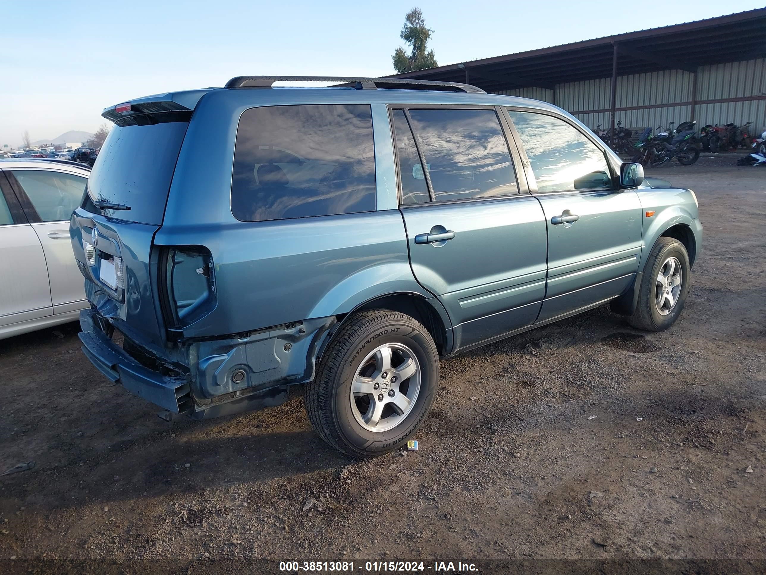 Photo 3 VIN: 5FNYF28537B006349 - HONDA PILOT 