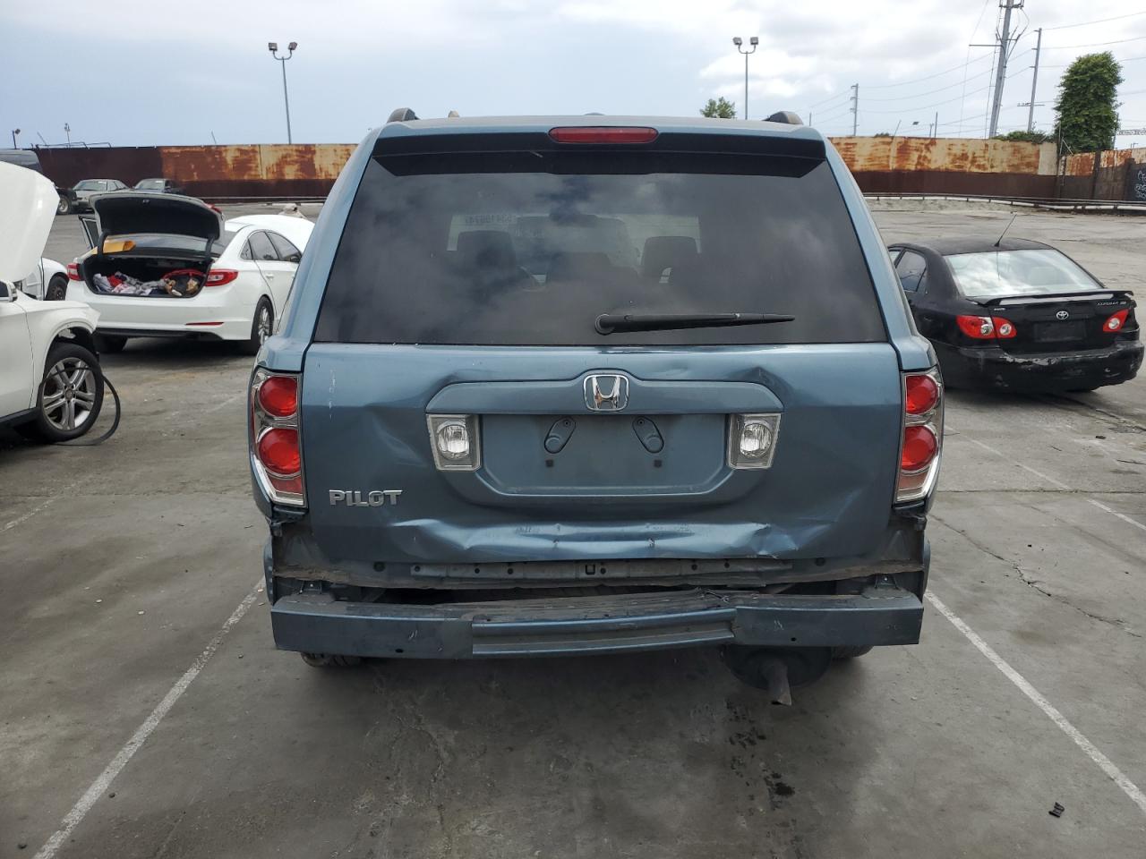 Photo 5 VIN: 5FNYF28556B024575 - HONDA PILOT 