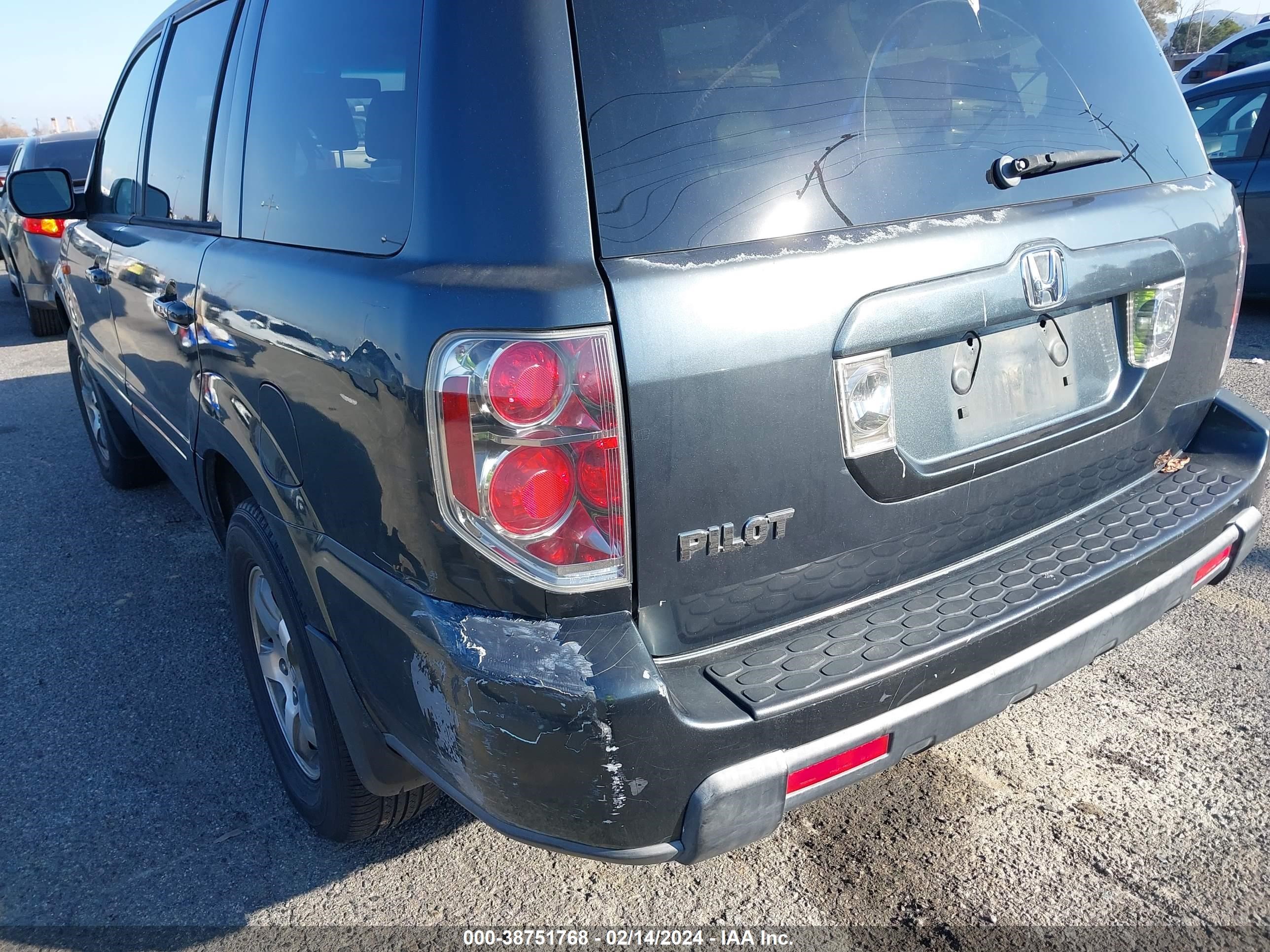 Photo 5 VIN: 5FNYF28556B040047 - HONDA PILOT 