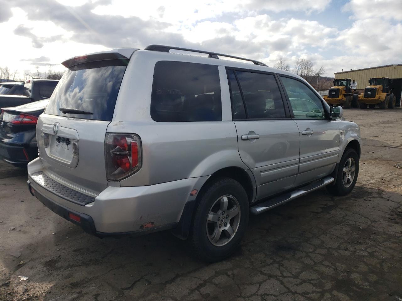 Photo 2 VIN: 5FNYF28566B021507 - HONDA PILOT 