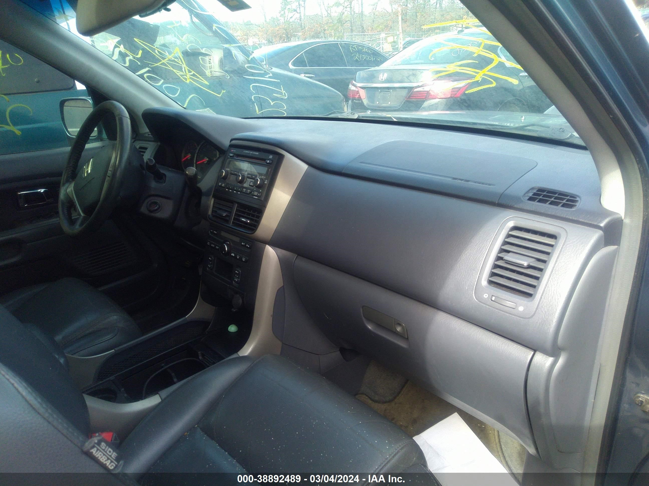 Photo 4 VIN: 5FNYF28566B022995 - HONDA PILOT 