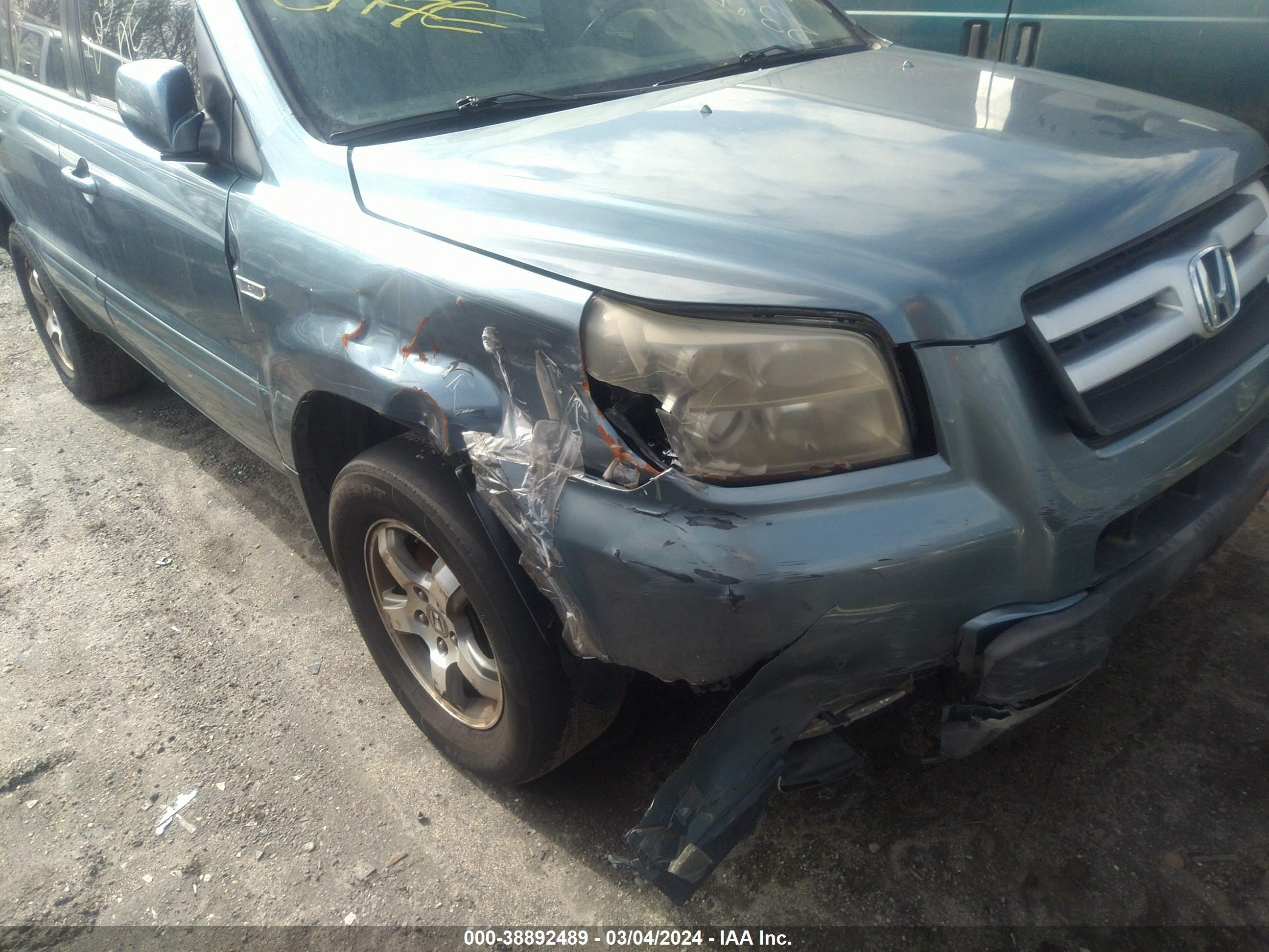 Photo 5 VIN: 5FNYF28566B022995 - HONDA PILOT 