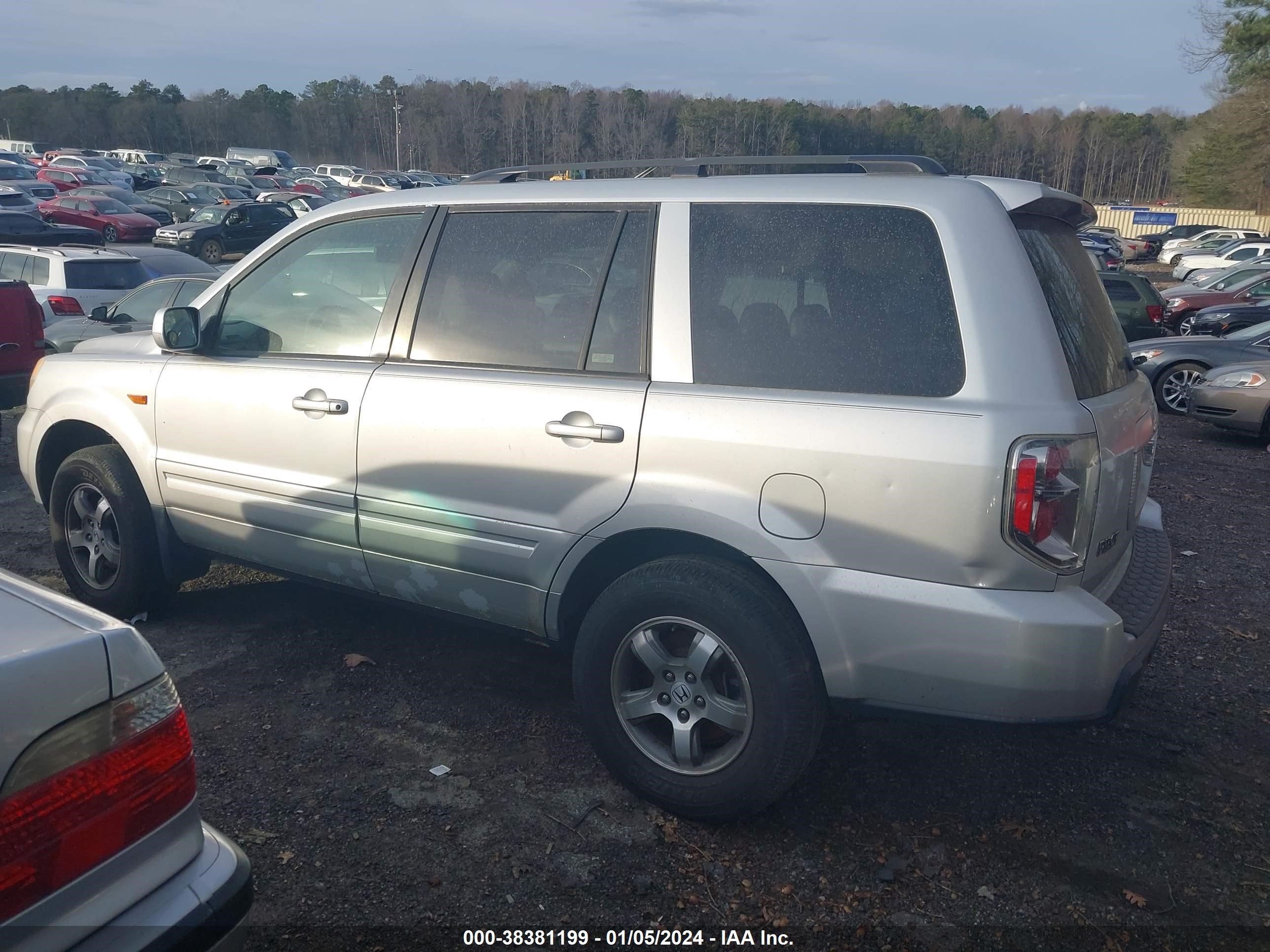 Photo 2 VIN: 5FNYF28567B033075 - HONDA PILOT 