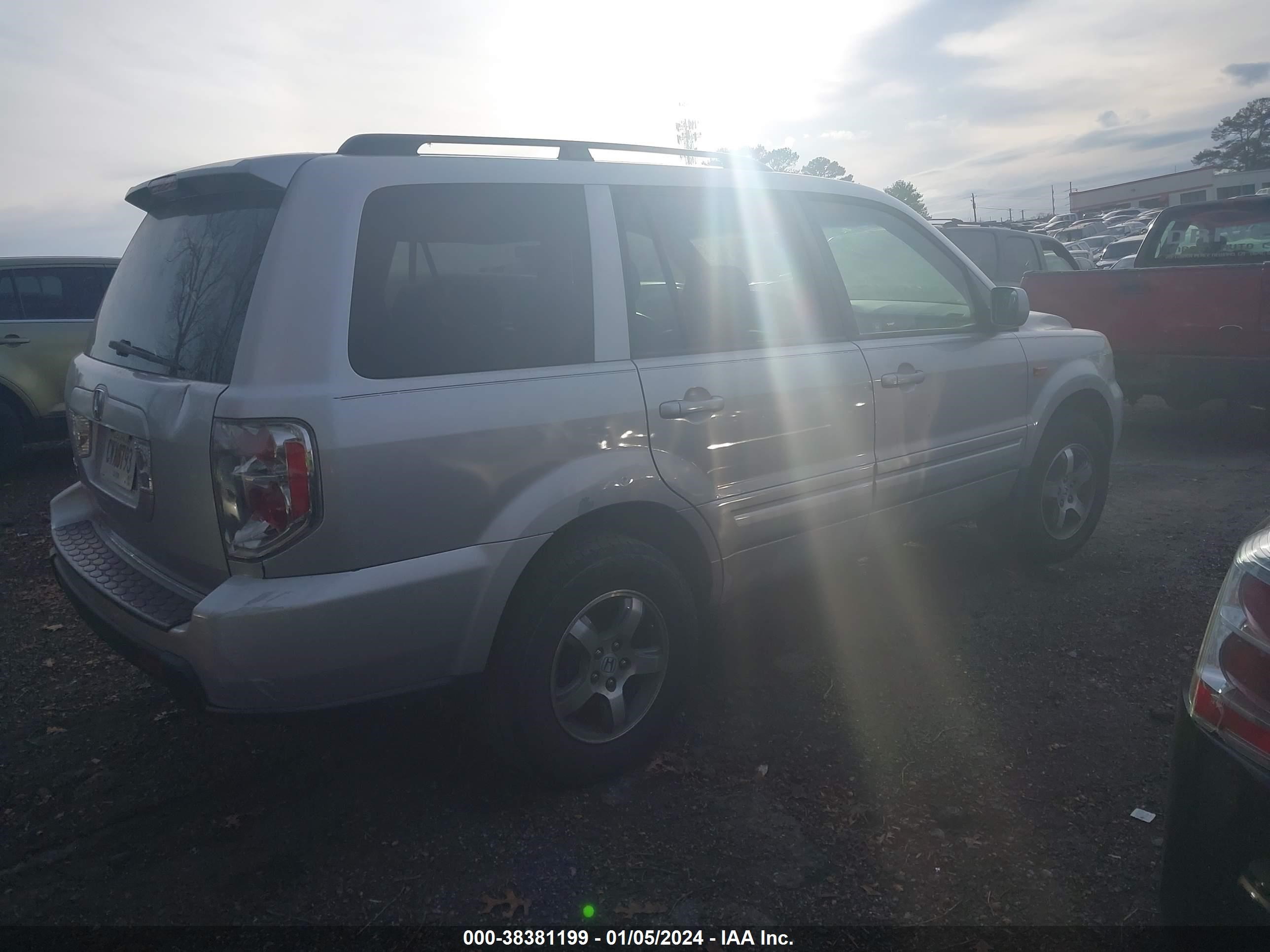 Photo 3 VIN: 5FNYF28567B033075 - HONDA PILOT 