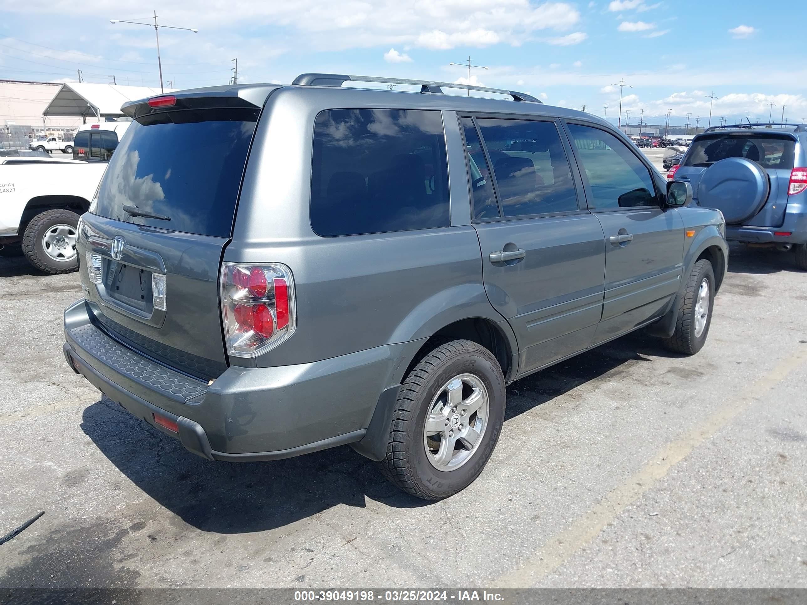 Photo 3 VIN: 5FNYF28567B034792 - HONDA PILOT 