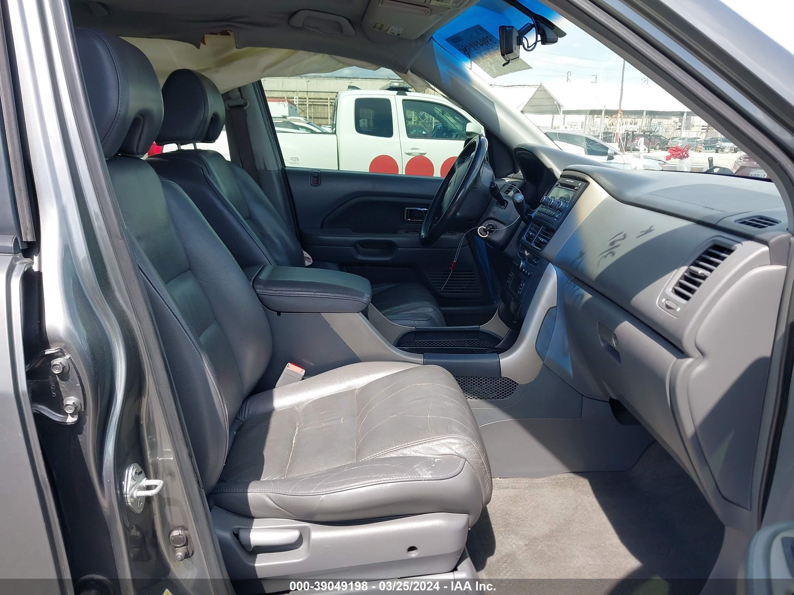 Photo 4 VIN: 5FNYF28567B034792 - HONDA PILOT 