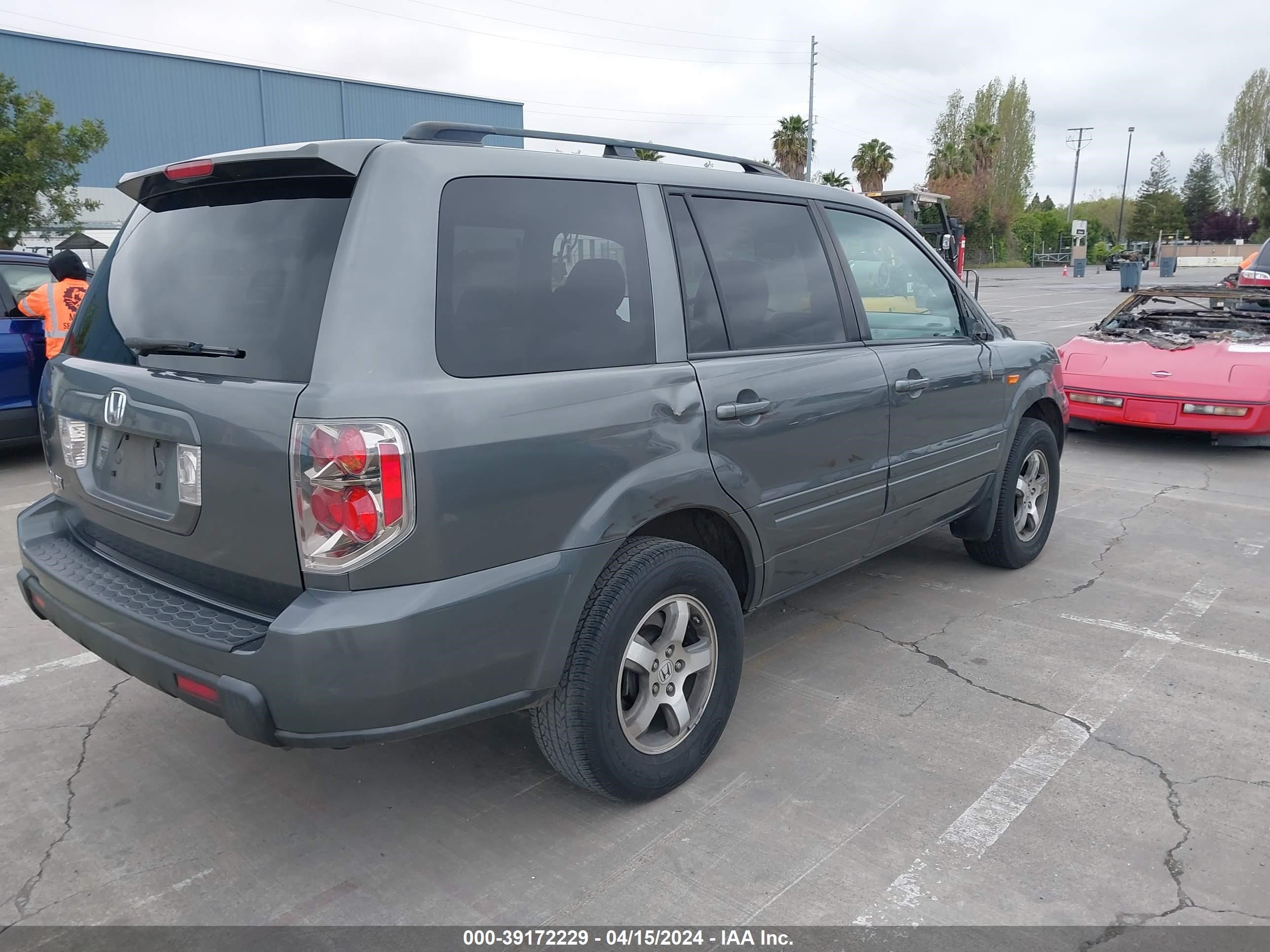 Photo 3 VIN: 5FNYF28567B038261 - HONDA PILOT 