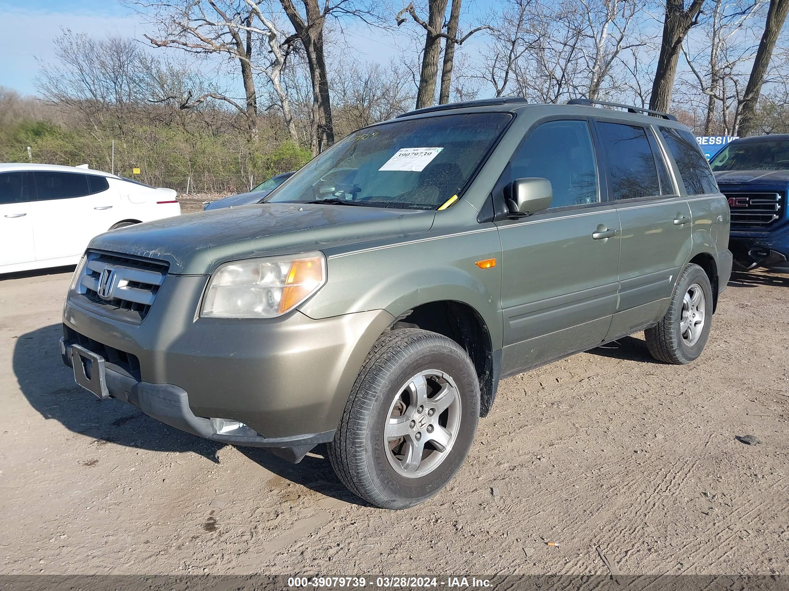 Photo 1 VIN: 5FNYF28588B010415 - HONDA PILOT 