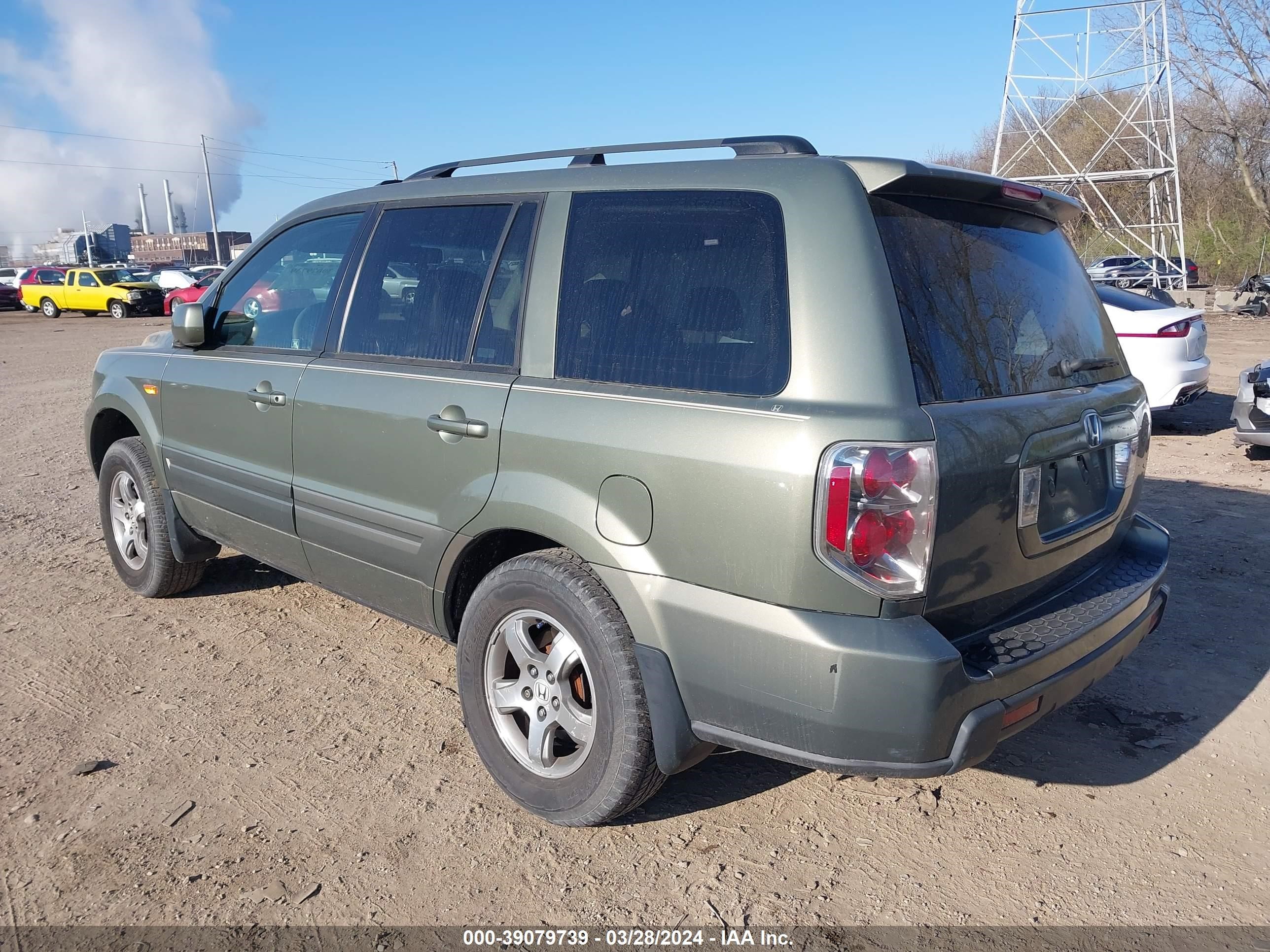 Photo 2 VIN: 5FNYF28588B010415 - HONDA PILOT 