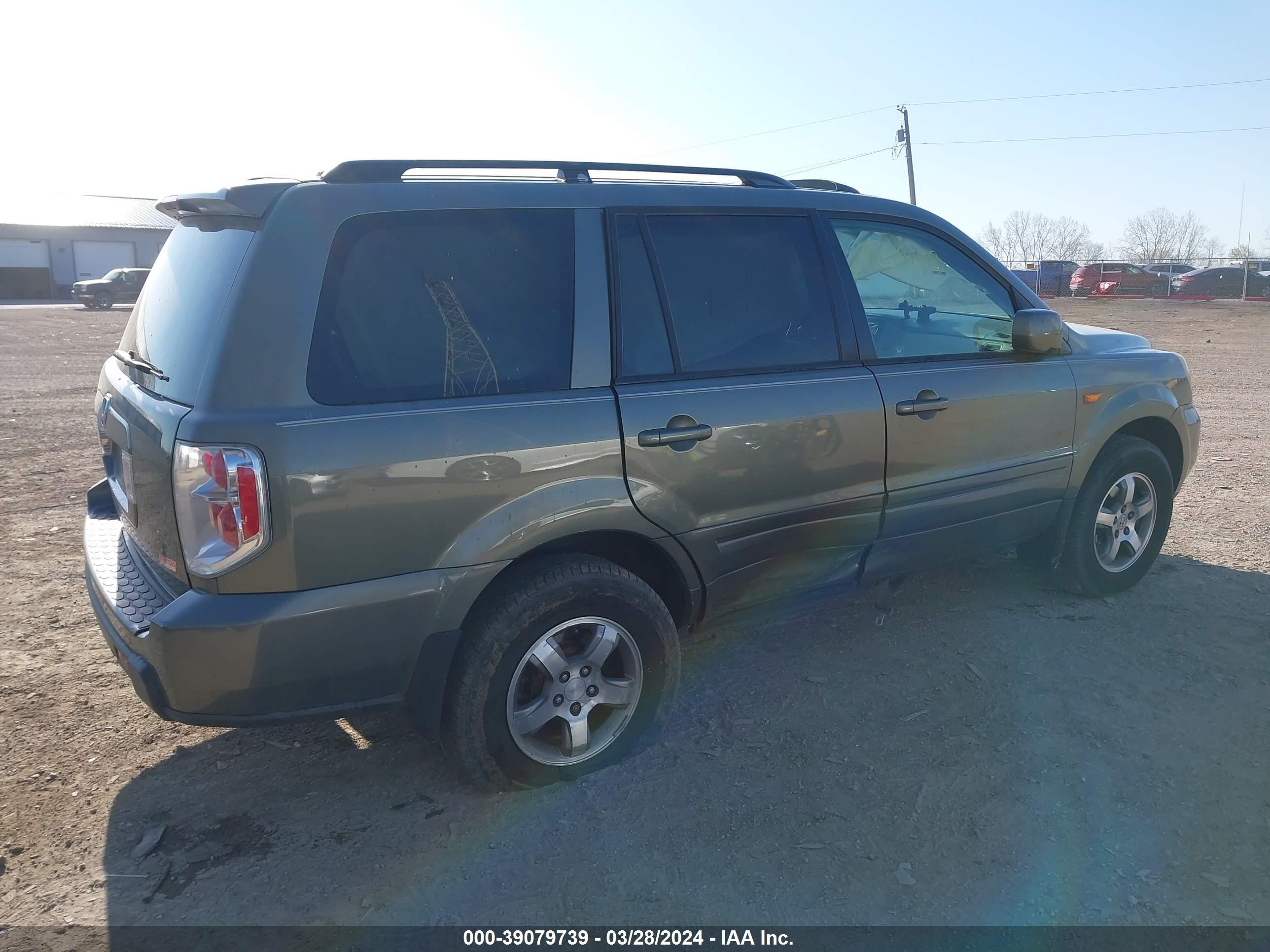 Photo 5 VIN: 5FNYF28588B010415 - HONDA PILOT 