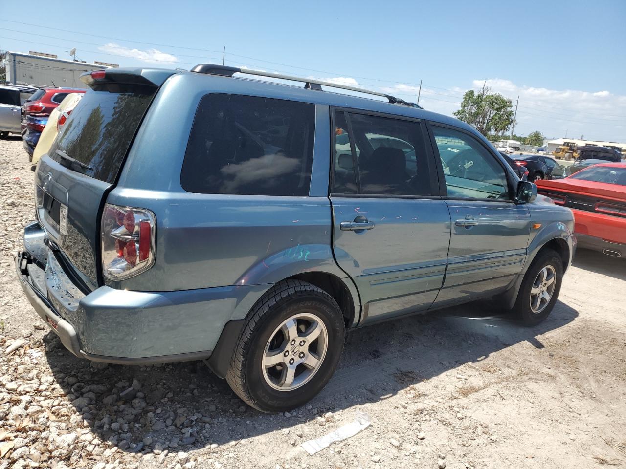 Photo 2 VIN: 5FNYF28596B004006 - HONDA PILOT 