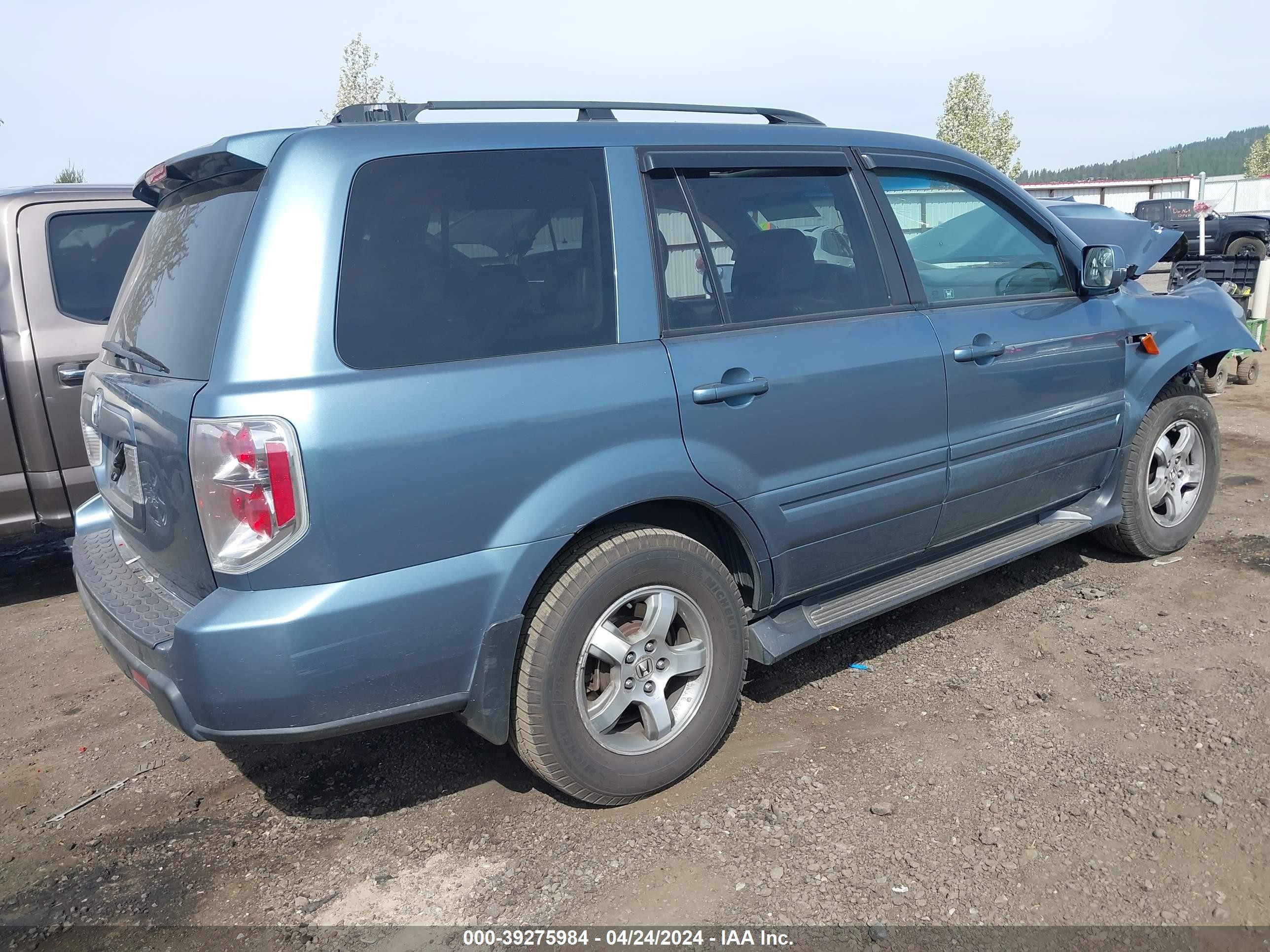 Photo 3 VIN: 5FNYF28596B007861 - HONDA PILOT 