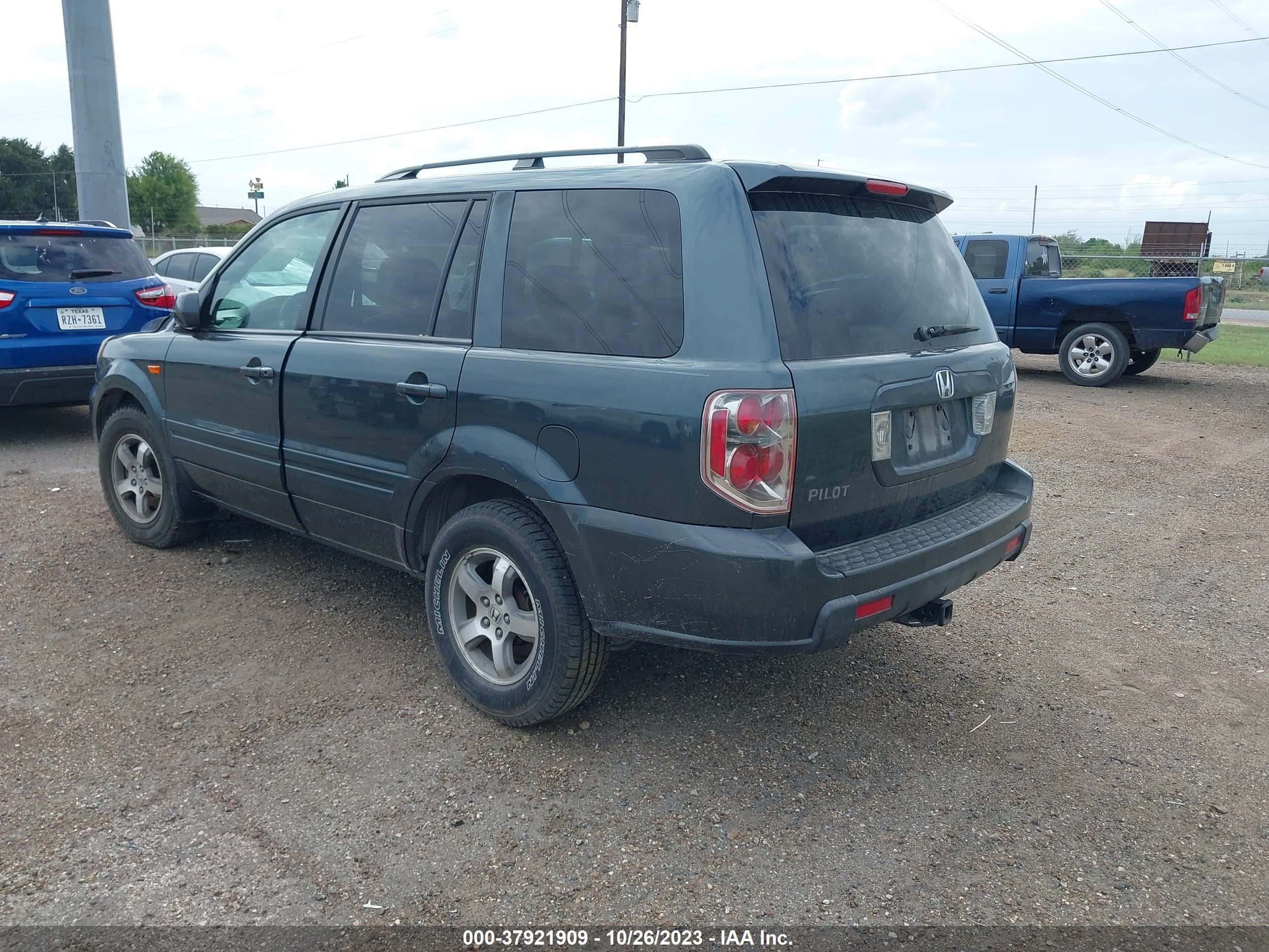 Photo 2 VIN: 5FNYF28596B015877 - HONDA PILOT 