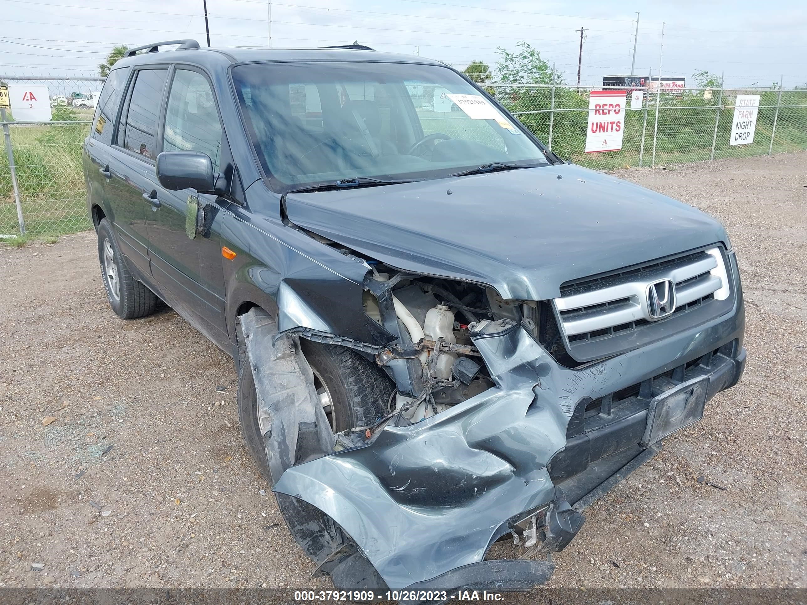 Photo 5 VIN: 5FNYF28596B015877 - HONDA PILOT 