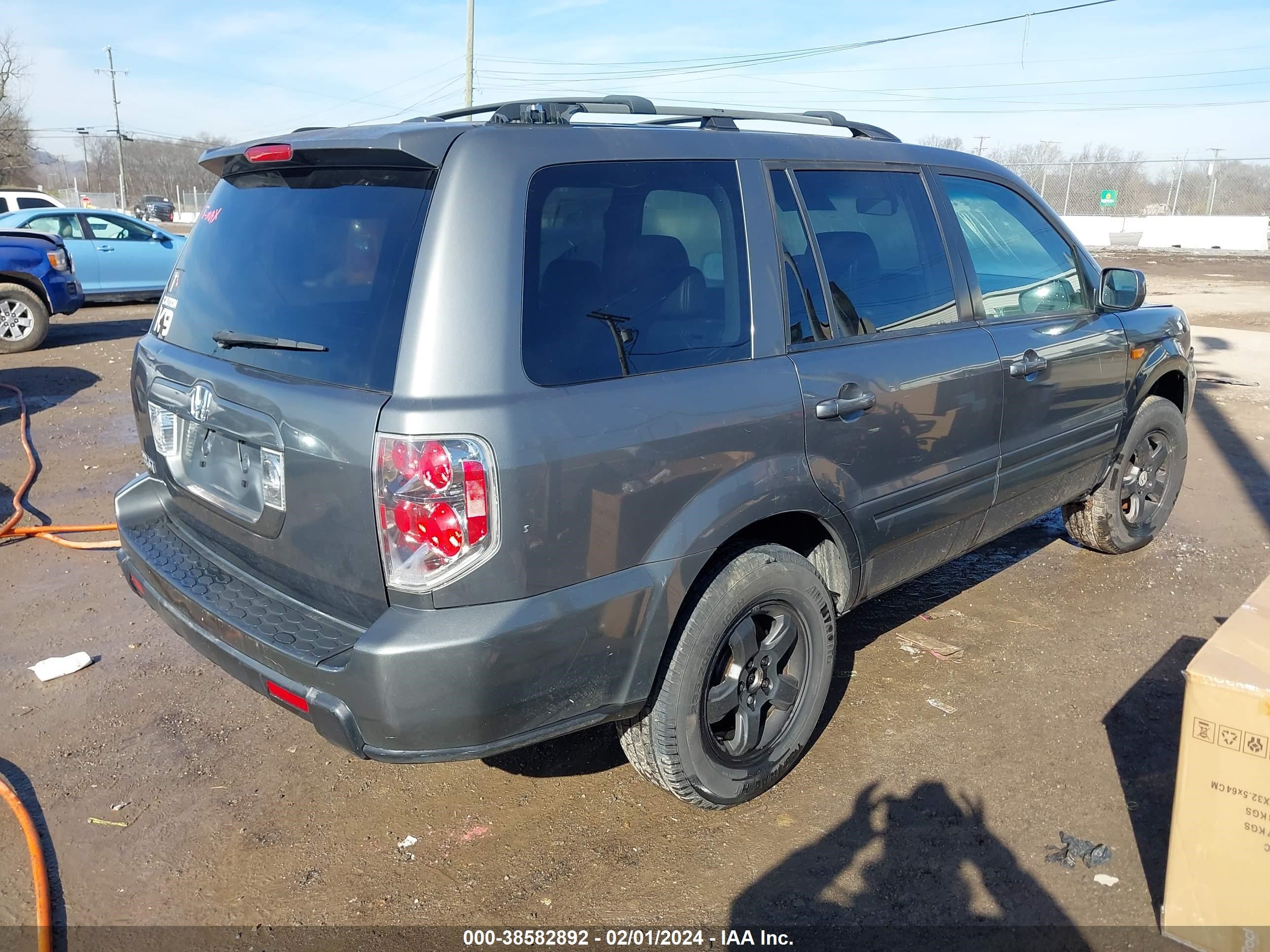 Photo 3 VIN: 5FNYF285X7B028476 - HONDA PILOT 