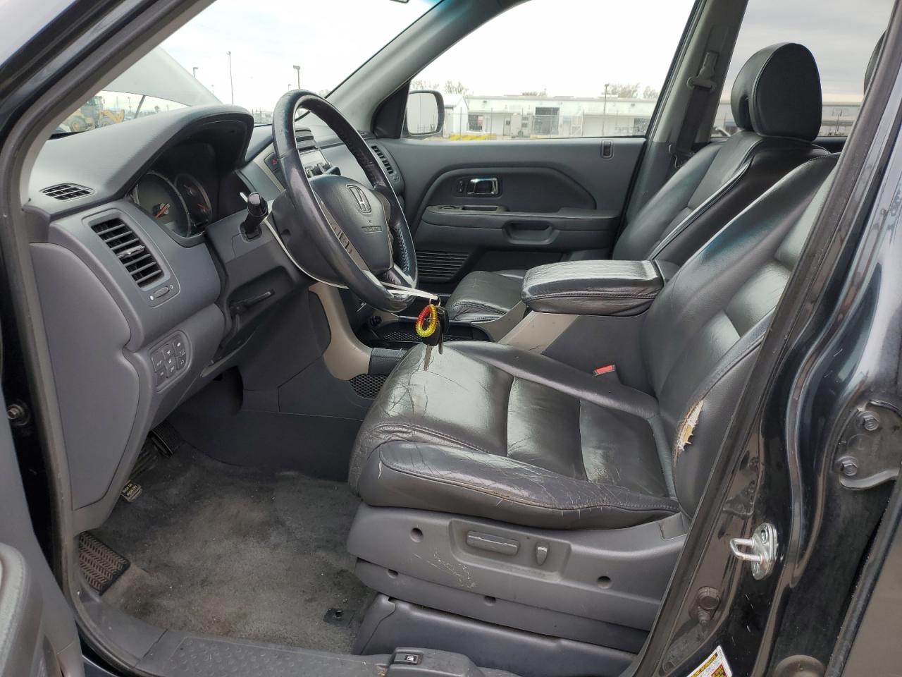 Photo 6 VIN: 5FNYF28686B010453 - HONDA PILOT 