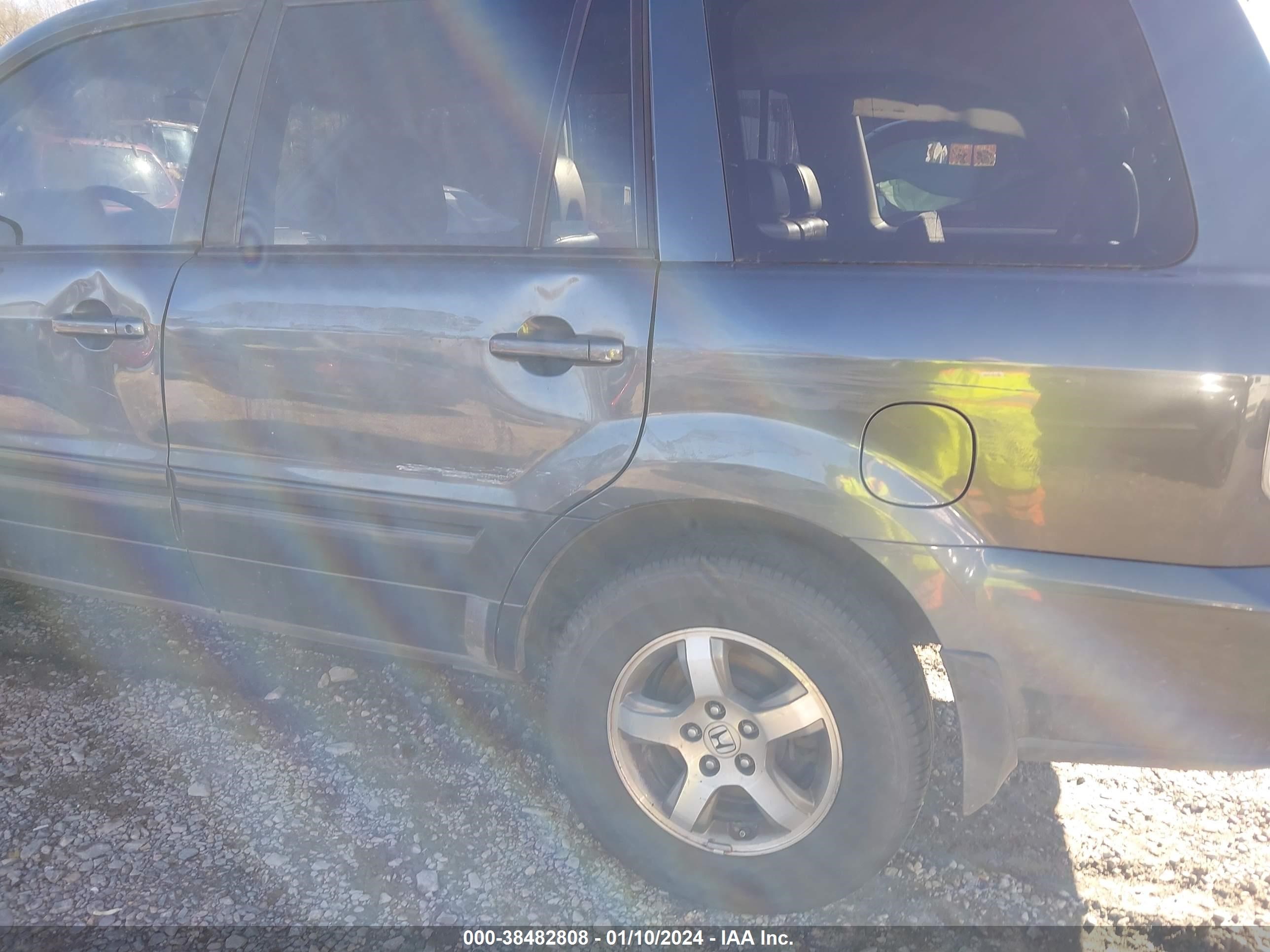 Photo 5 VIN: 5FNYF28686B045493 - HONDA PILOT 