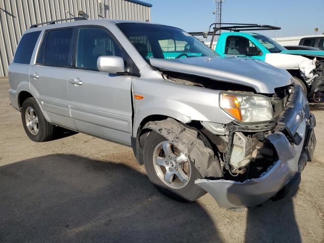 Photo 3 VIN: 5FNYF28696B051724 - HONDA PILOT EX 