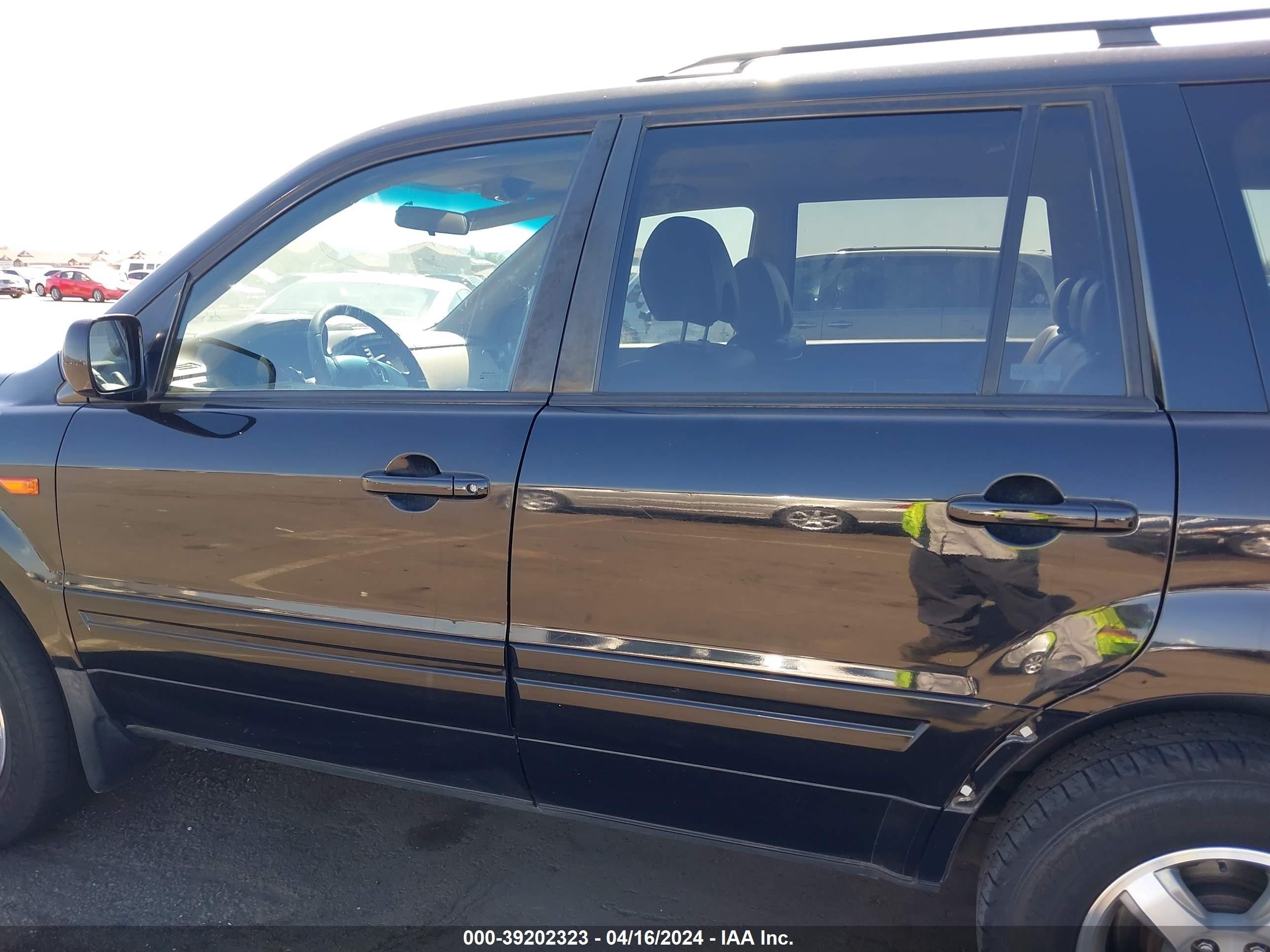 Photo 13 VIN: 5FNYF28727B007087 - HONDA PILOT 