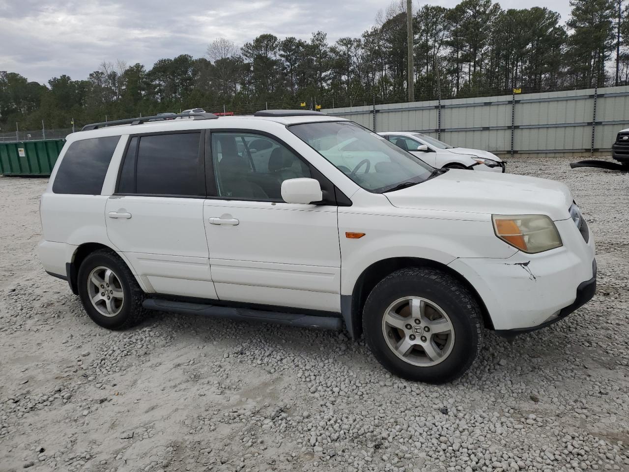 Photo 3 VIN: 5FNYF28738B004409 - HONDA PILOT 