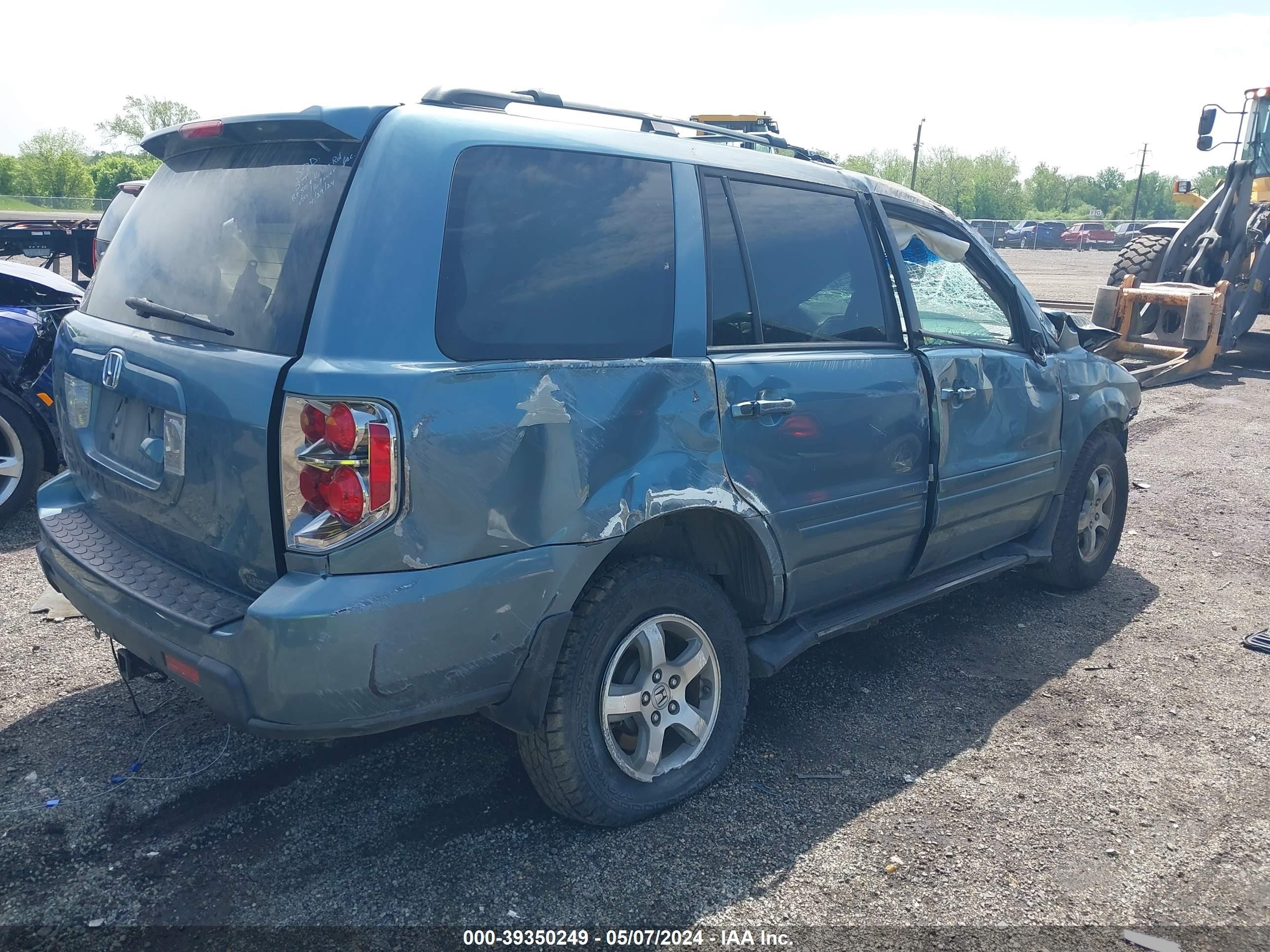 Photo 3 VIN: 5FNYF28757B000716 - HONDA PILOT 