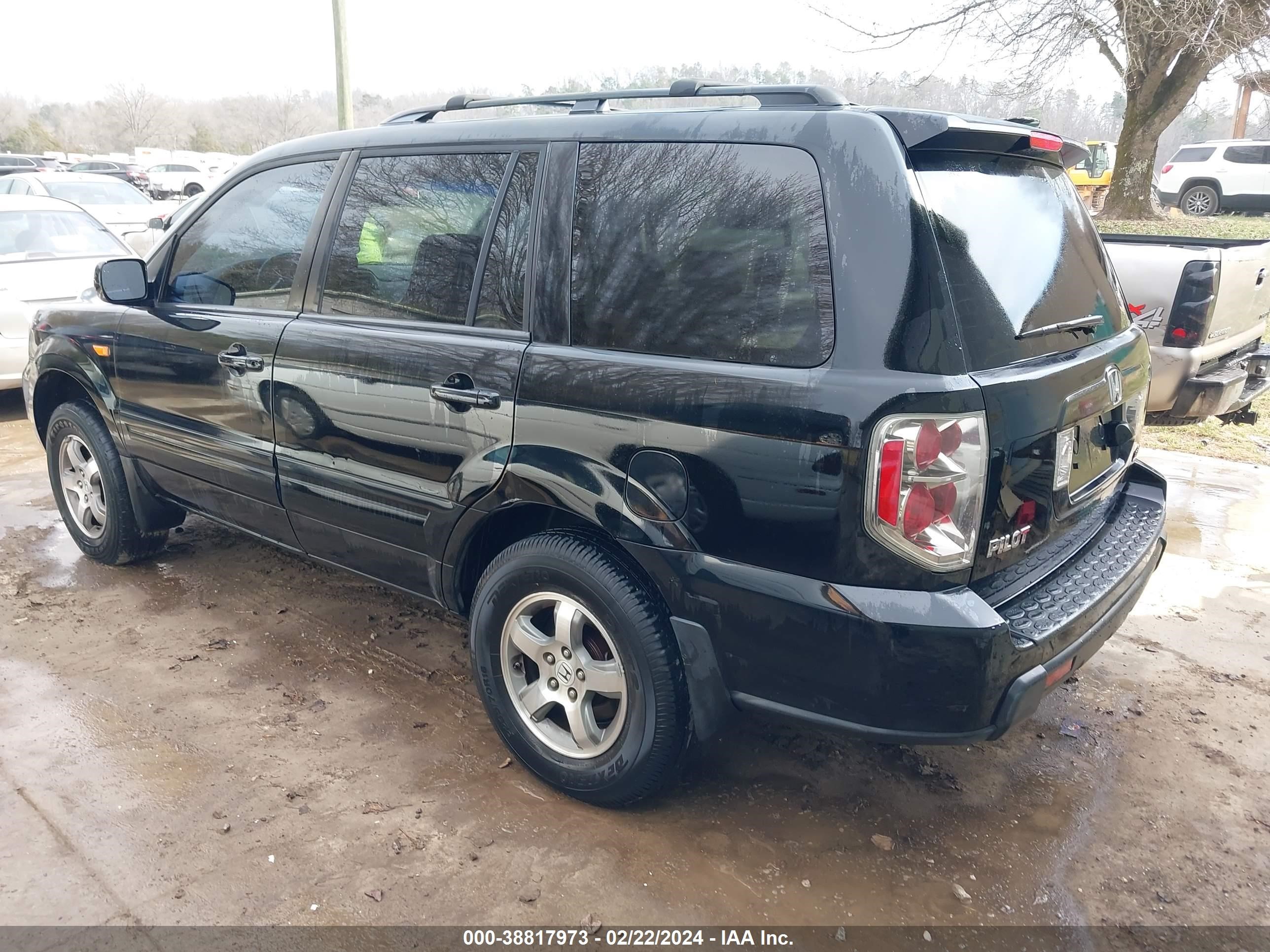 Photo 2 VIN: 5FNYF28757B046935 - HONDA PILOT 