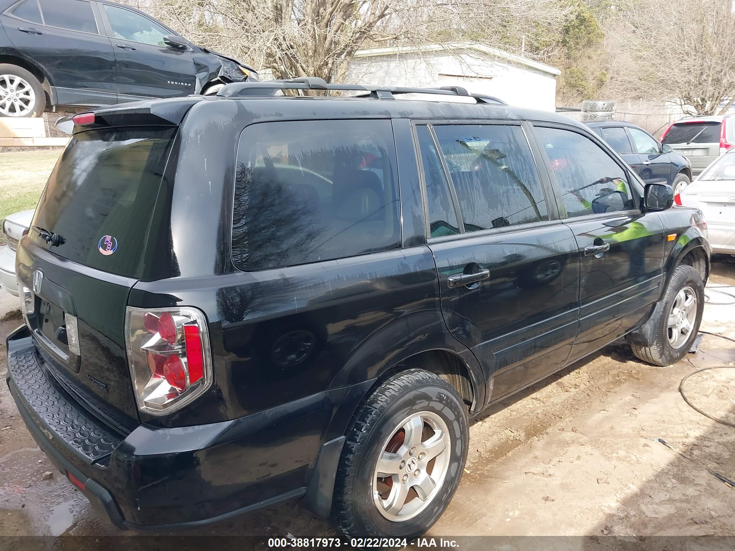 Photo 3 VIN: 5FNYF28757B046935 - HONDA PILOT 