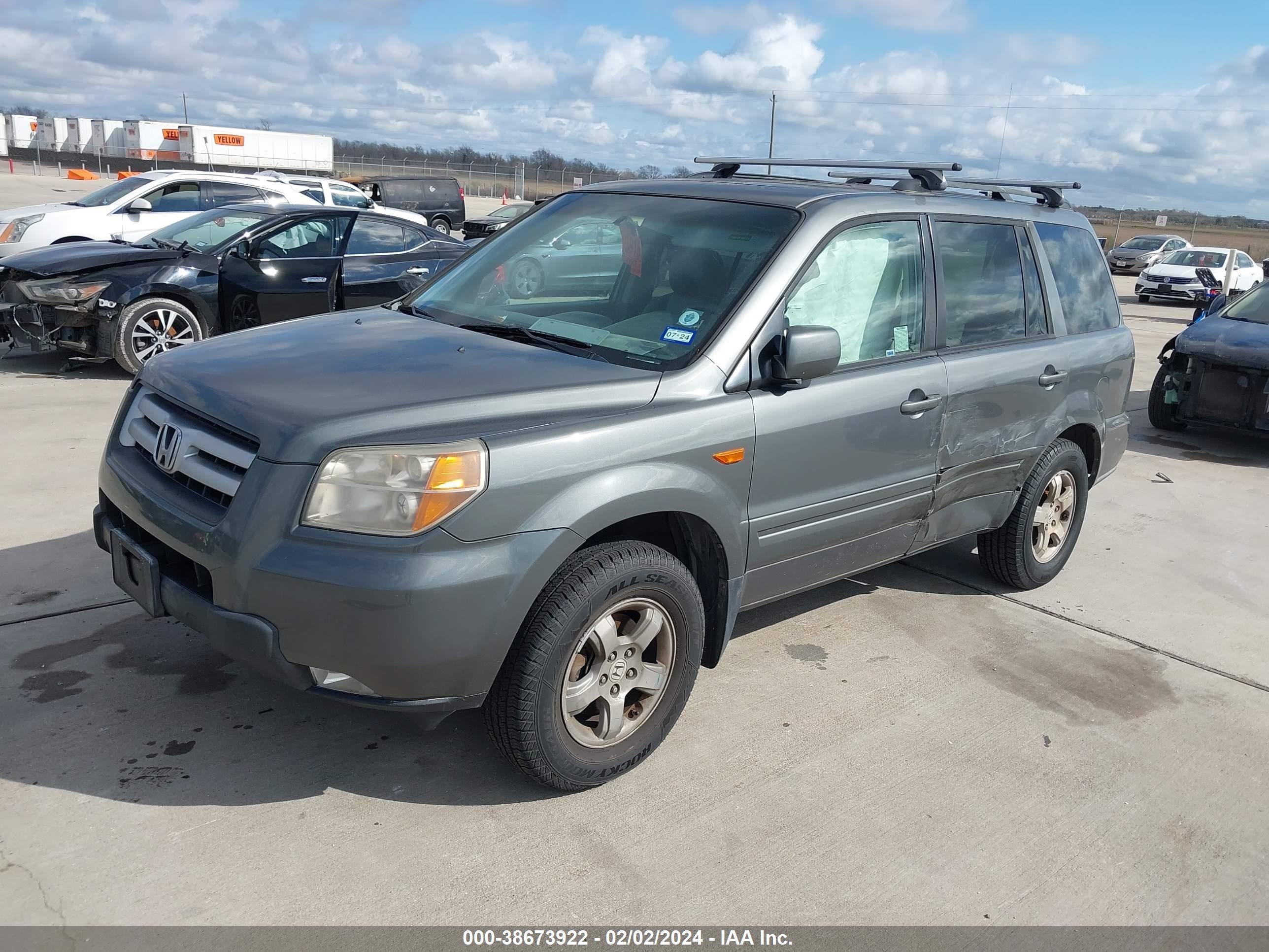 Photo 1 VIN: 5FNYF28768B002394 - HONDA PILOT 