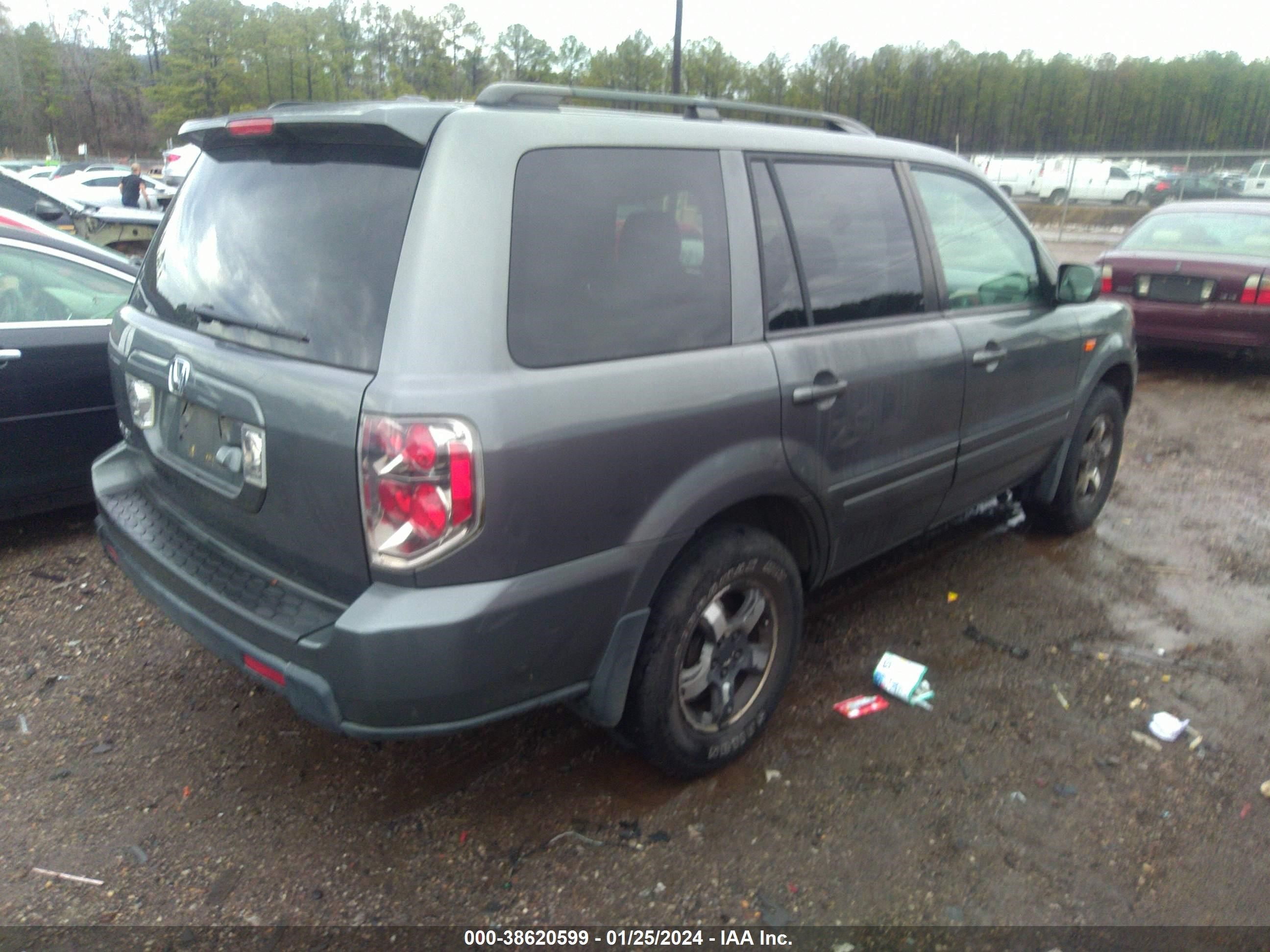 Photo 3 VIN: 5FNYF28787B012441 - HONDA PILOT 