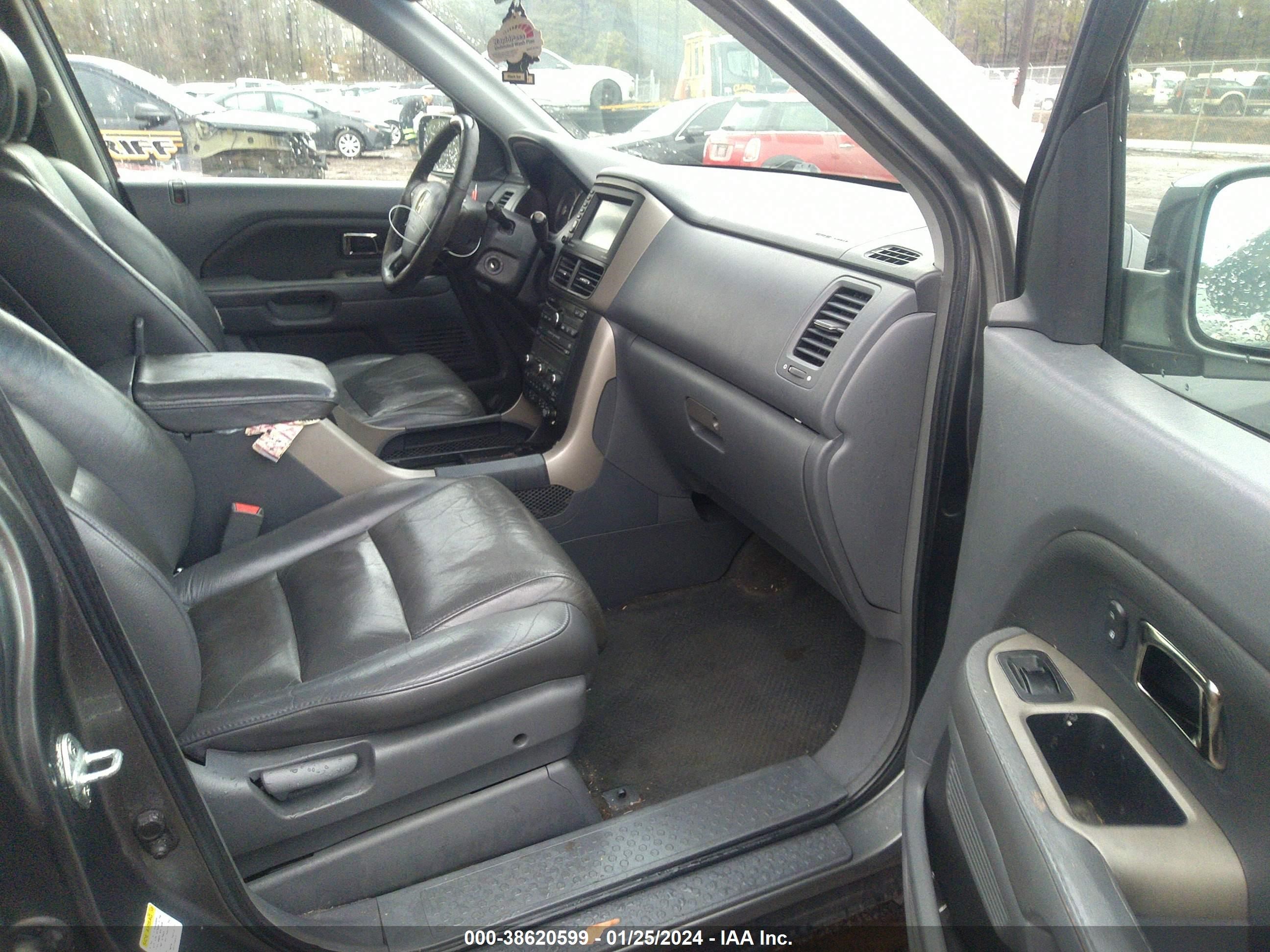 Photo 4 VIN: 5FNYF28787B012441 - HONDA PILOT 