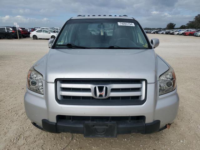 Photo 4 VIN: 5FNYF287X6B030101 - HONDA PILOT EX 