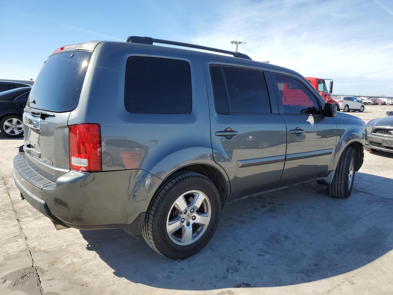 Photo 2 VIN: 5FNYF38459B015313 - HONDA PILOT 