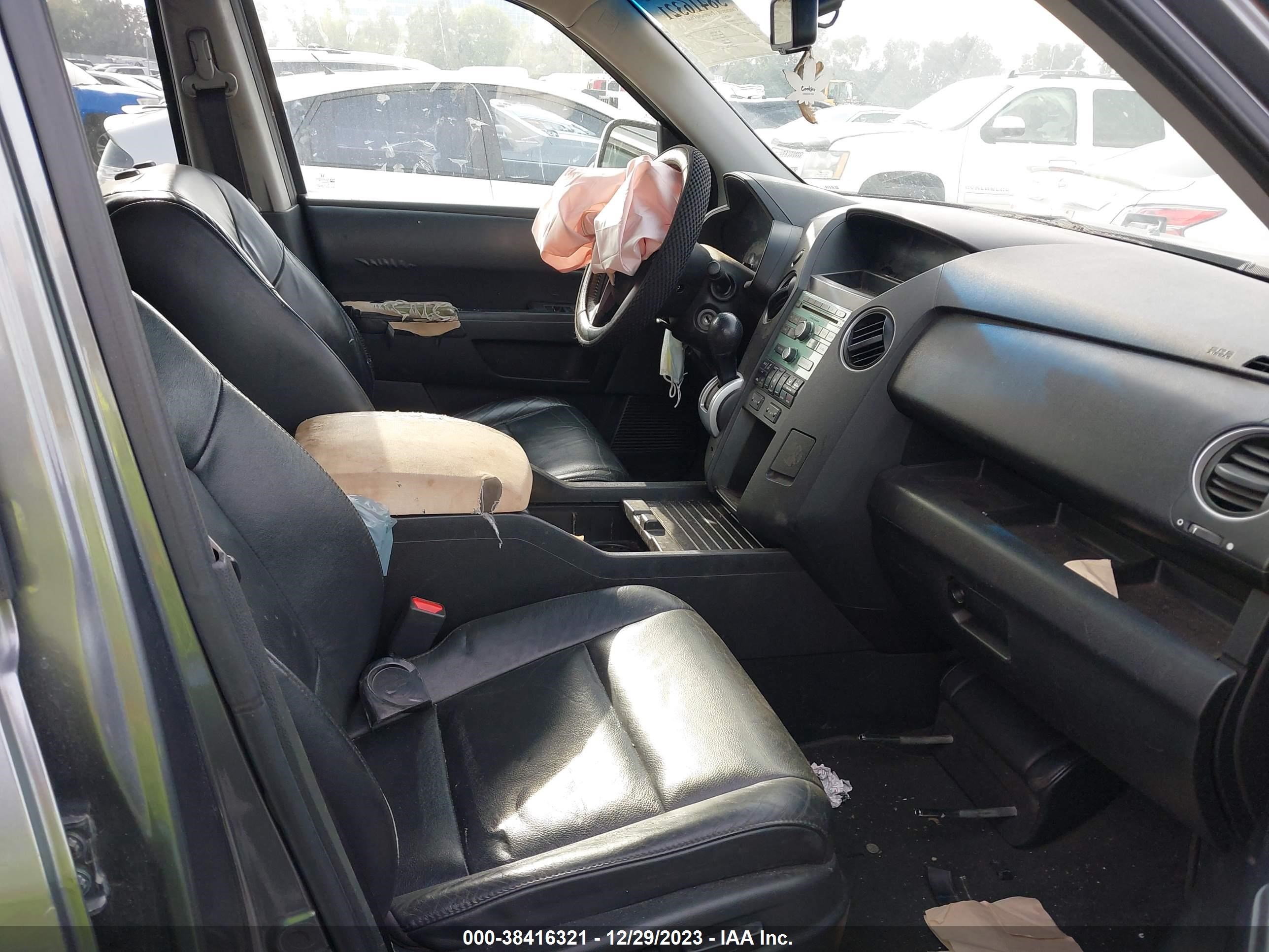 Photo 4 VIN: 5FNYF38519B018900 - HONDA PILOT 