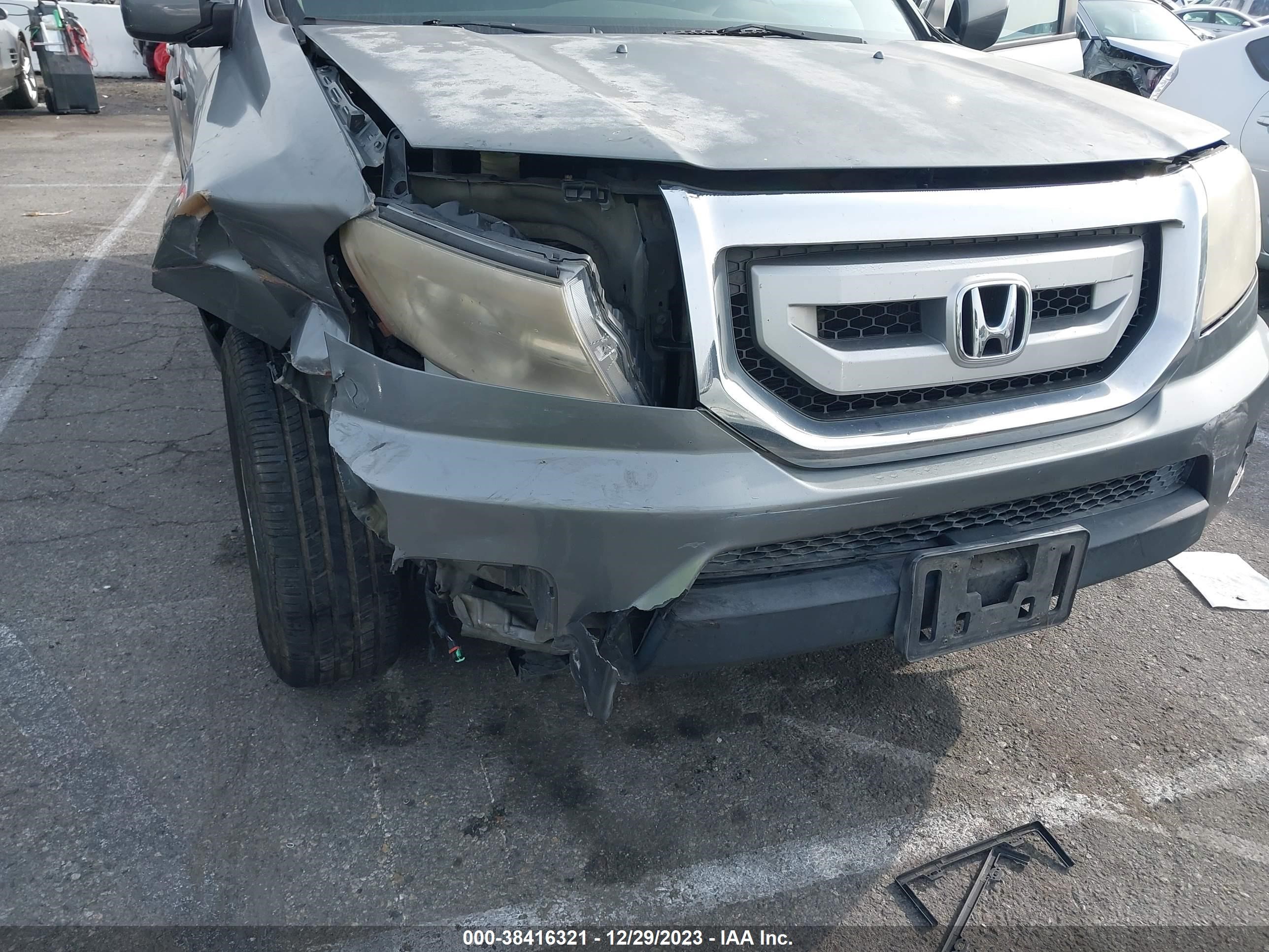 Photo 5 VIN: 5FNYF38519B018900 - HONDA PILOT 