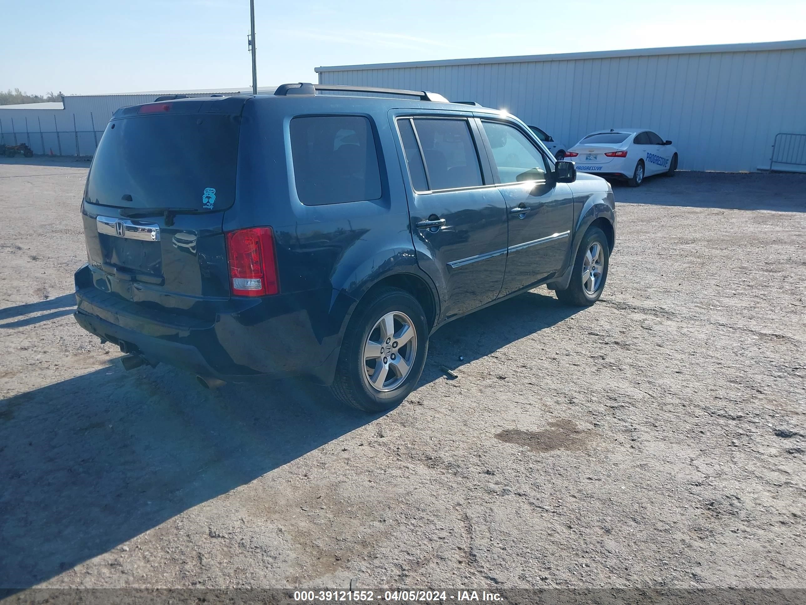 Photo 3 VIN: 5FNYF38549B018955 - HONDA PILOT 