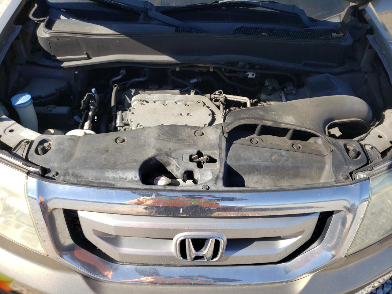 Photo 11 VIN: 5FNYF38599B021558 - HONDA PILOT 